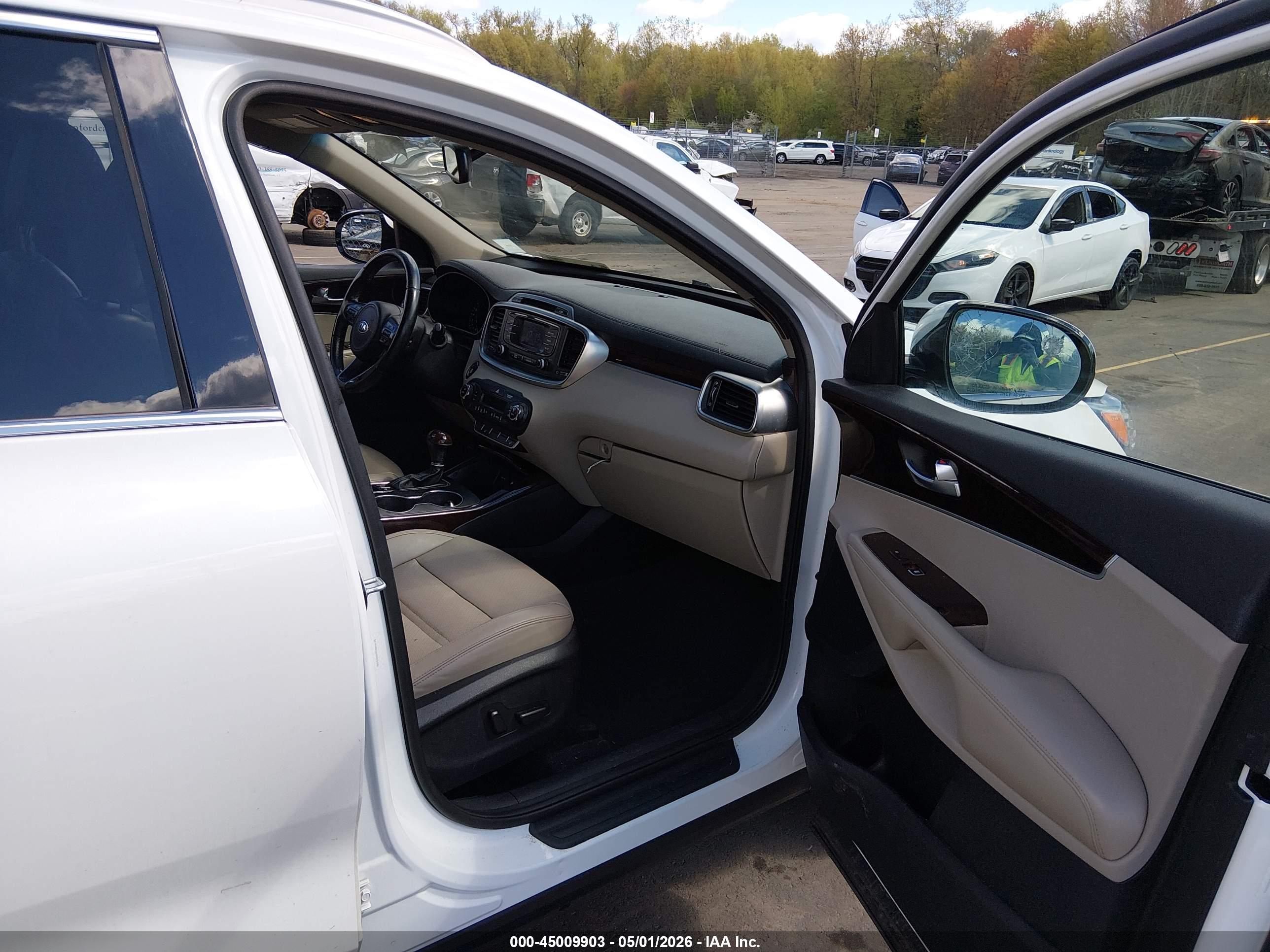 KIA SORENTO image 5