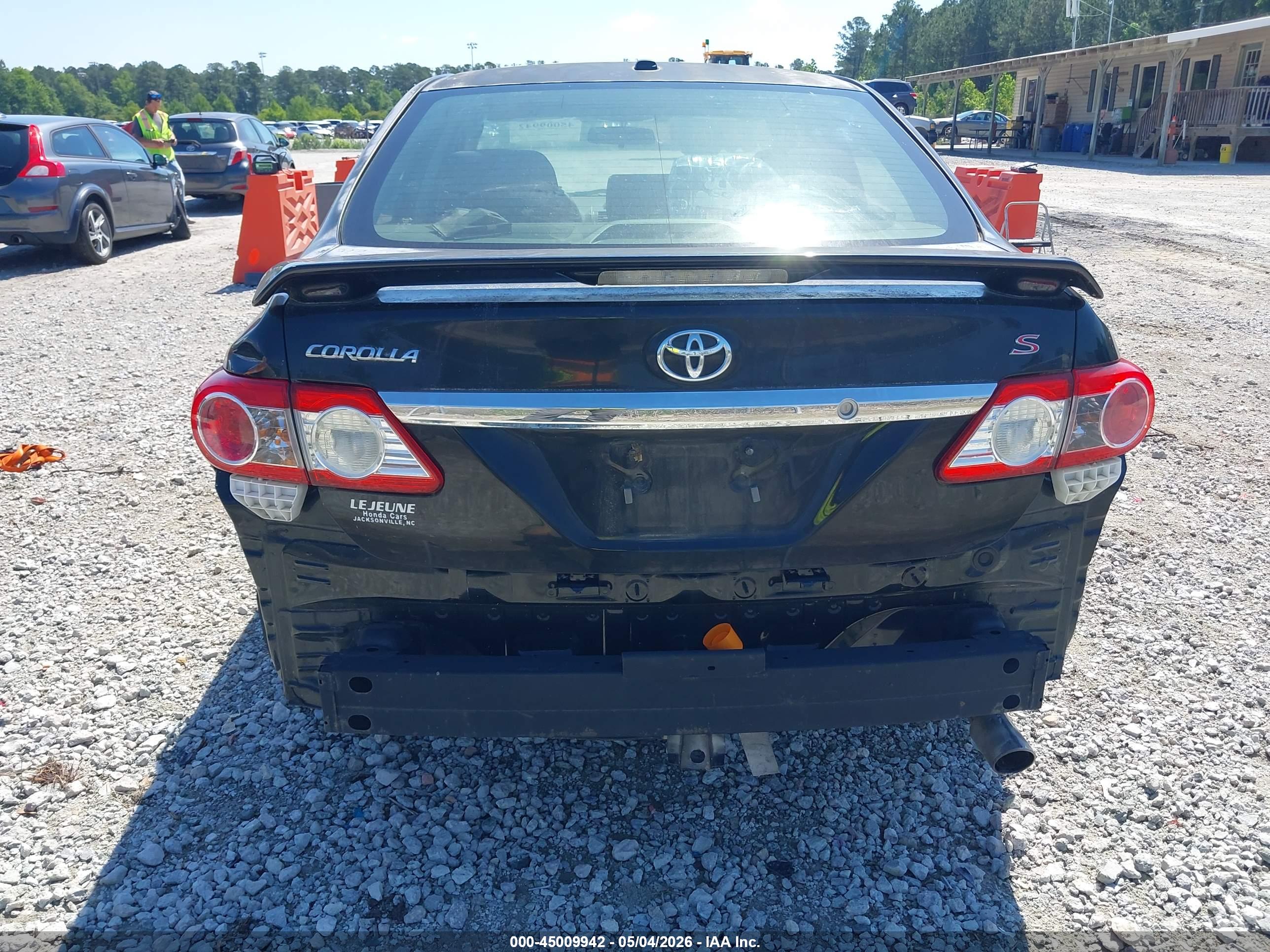 TOYOTA COROLLA image 6