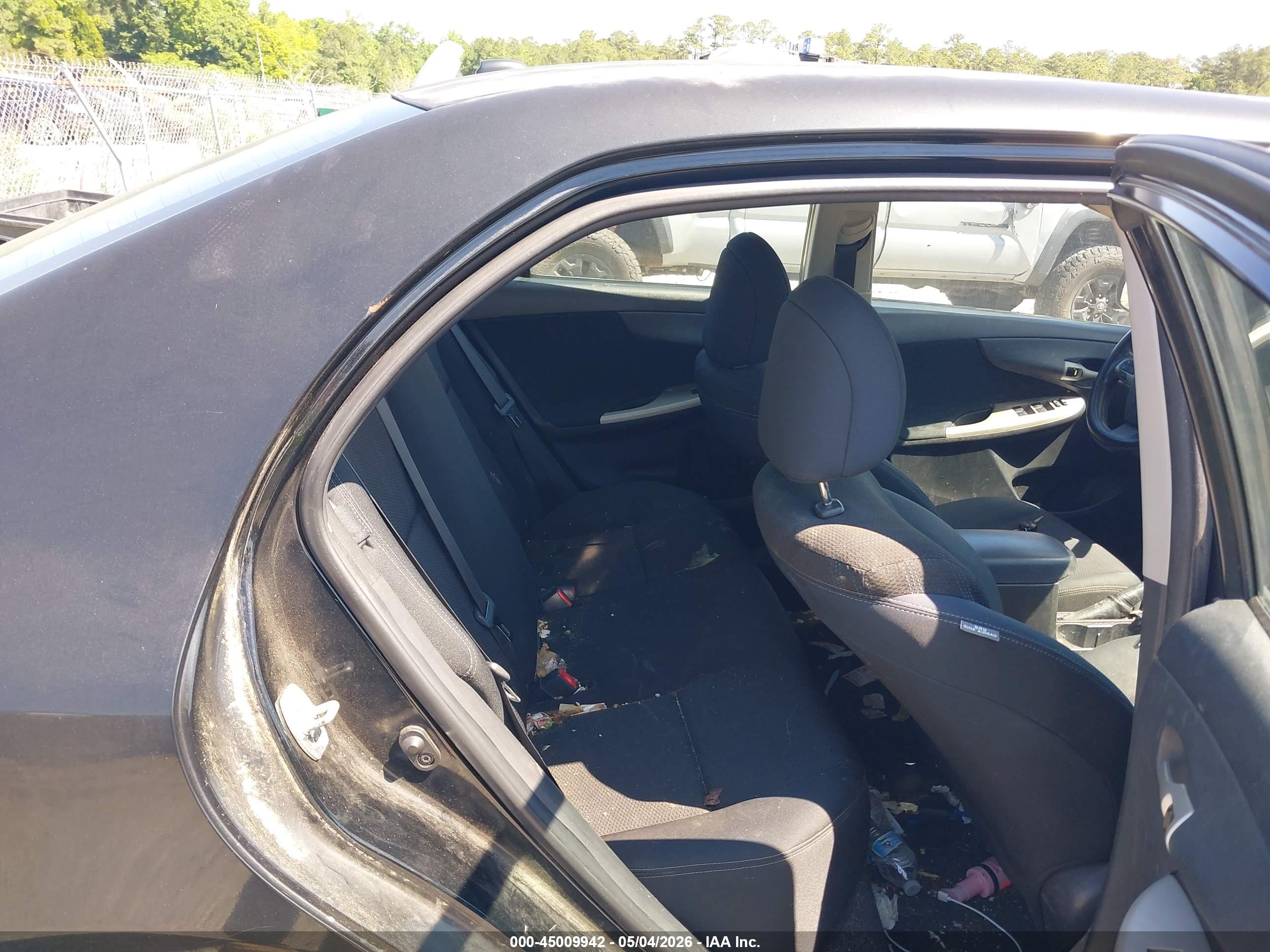 TOYOTA COROLLA image 8
