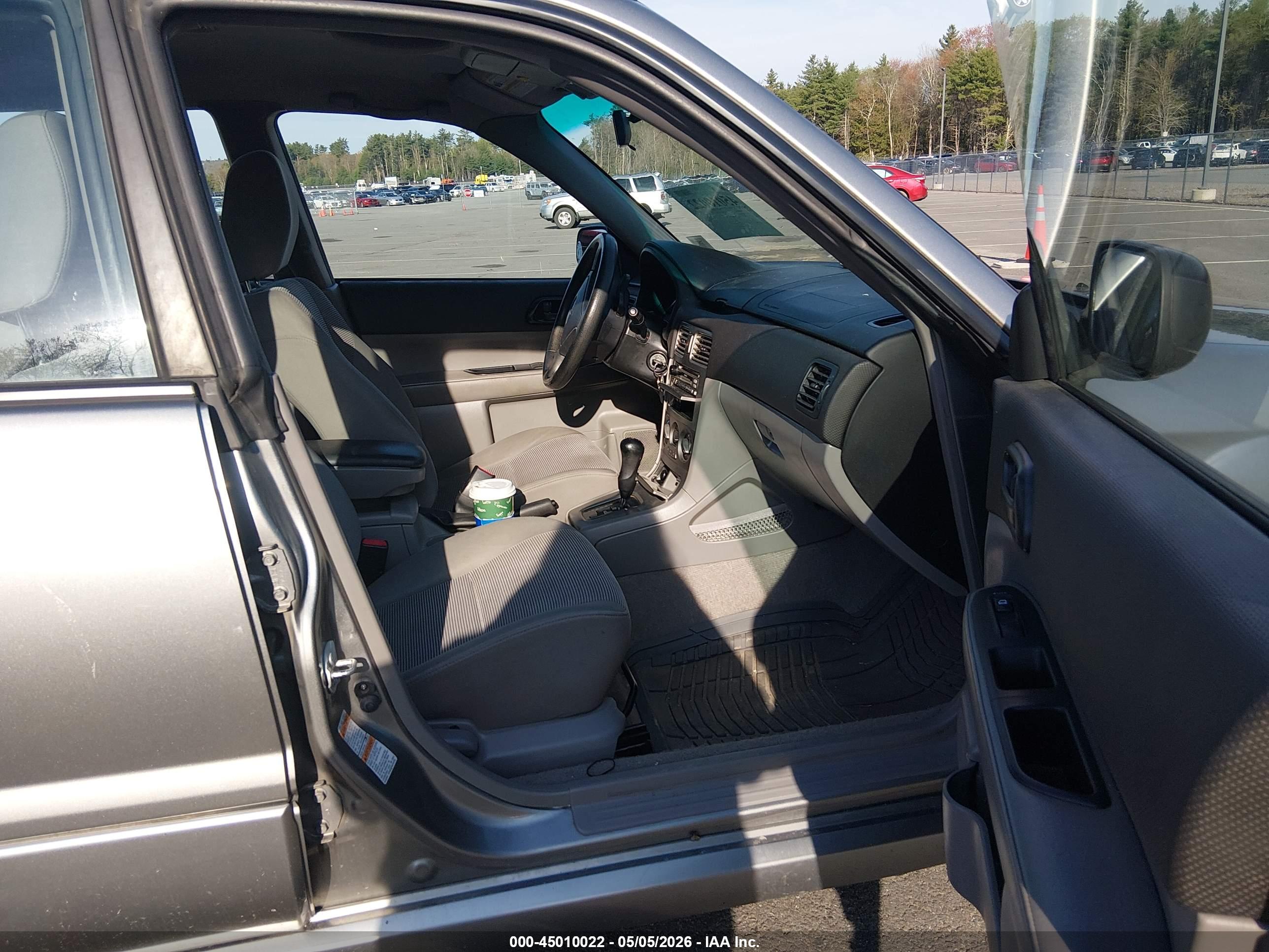 SUBARU FORESTER image 5