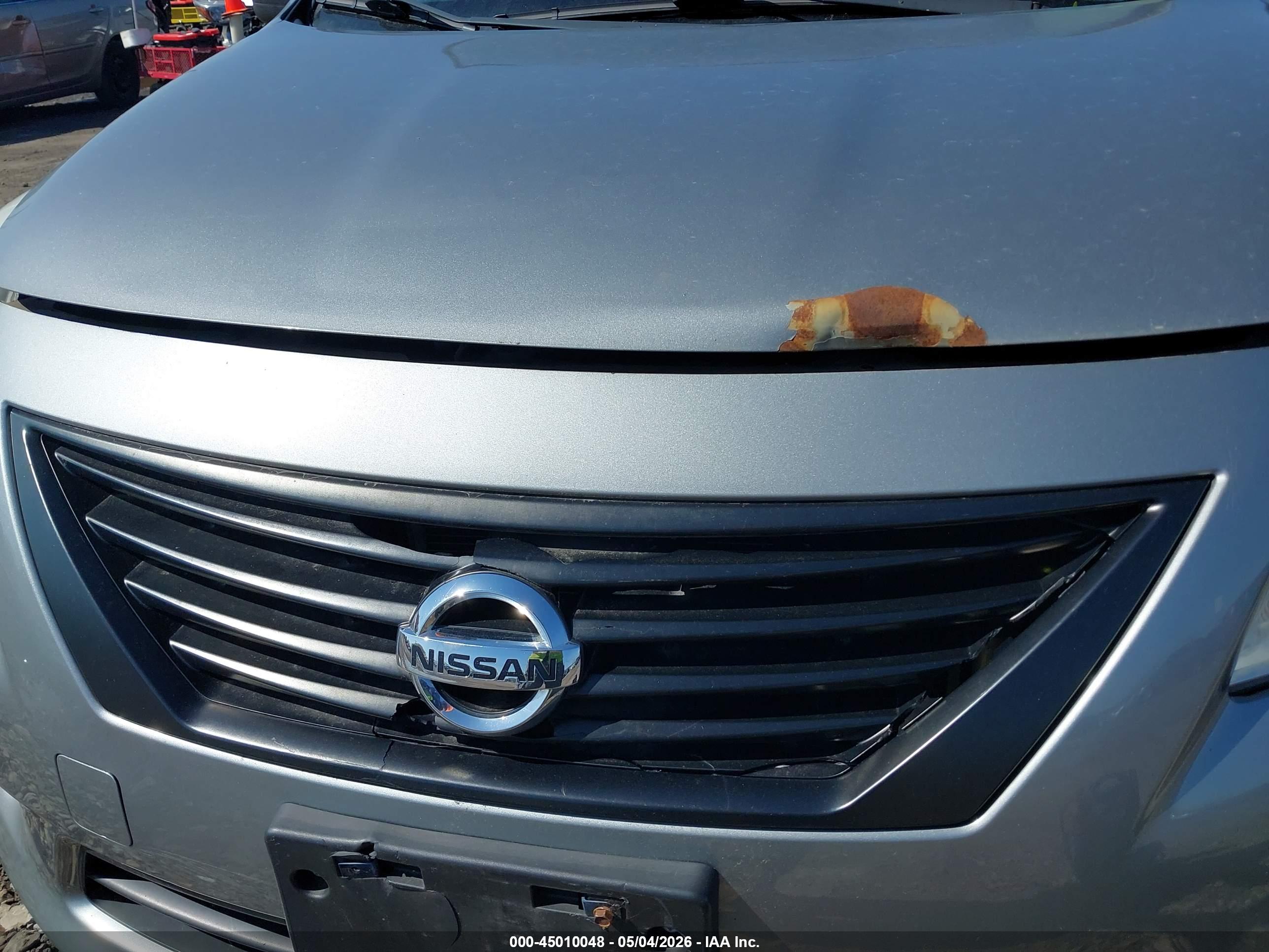 NISSAN VERSA image 6