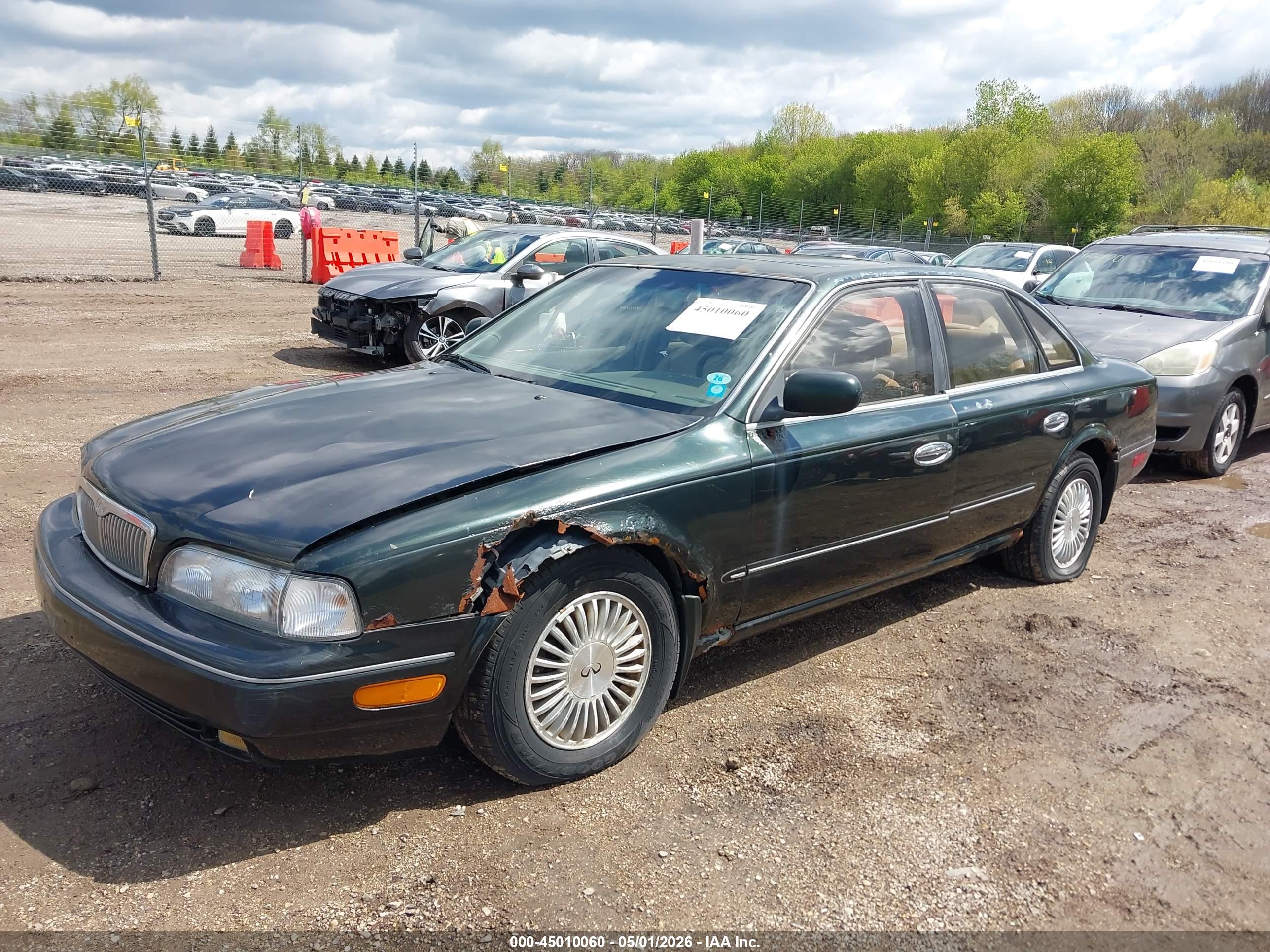 INFINITI Q45 image 2