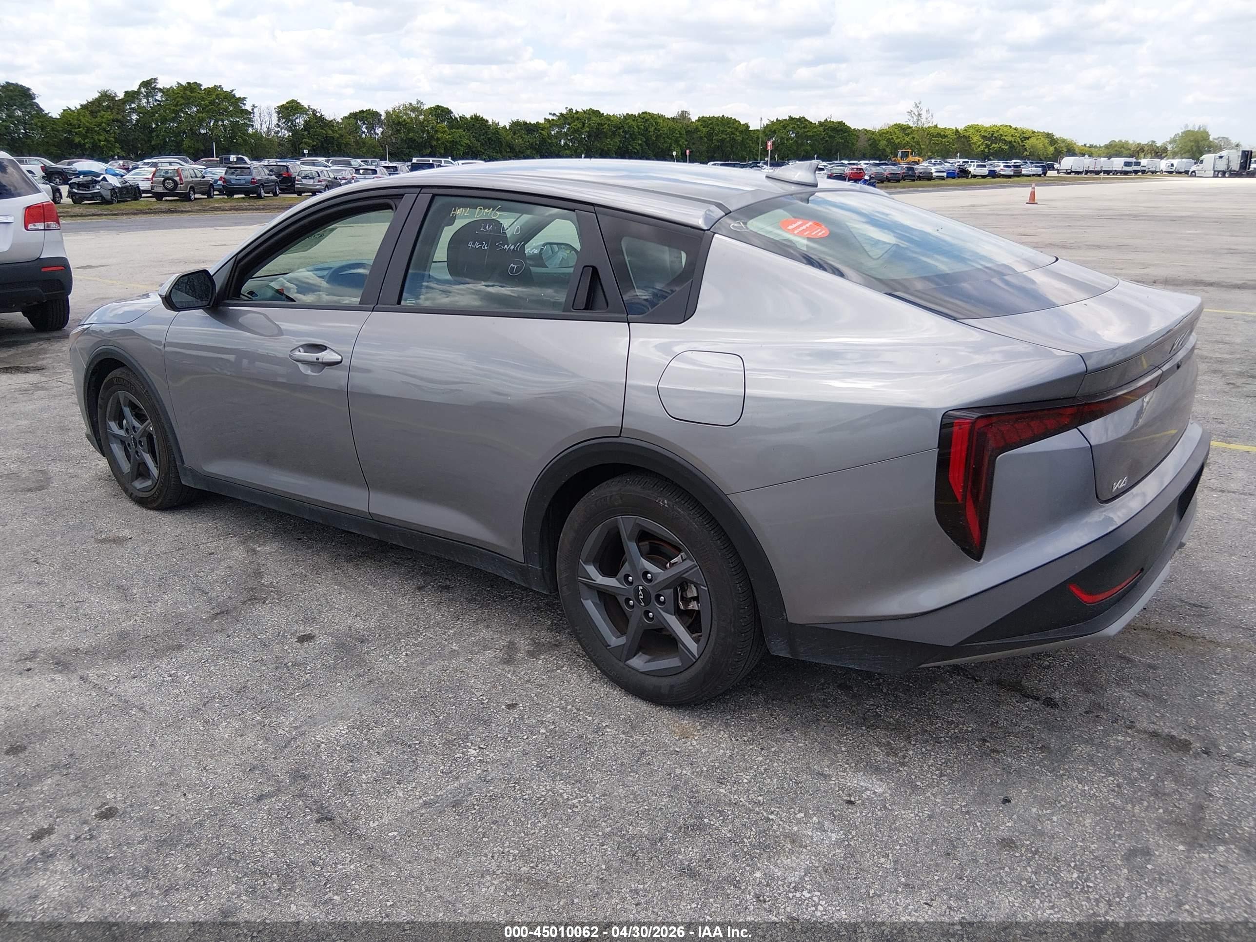KIA K4 image 3