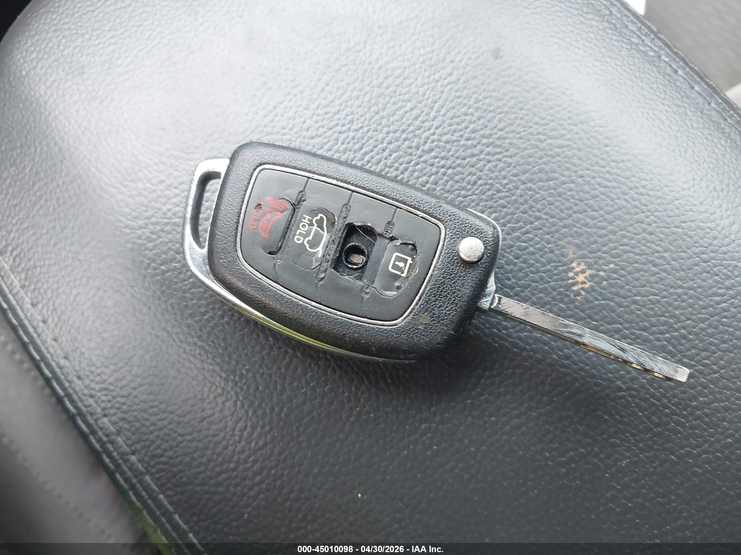 HYUNDAI SANTA image 11
