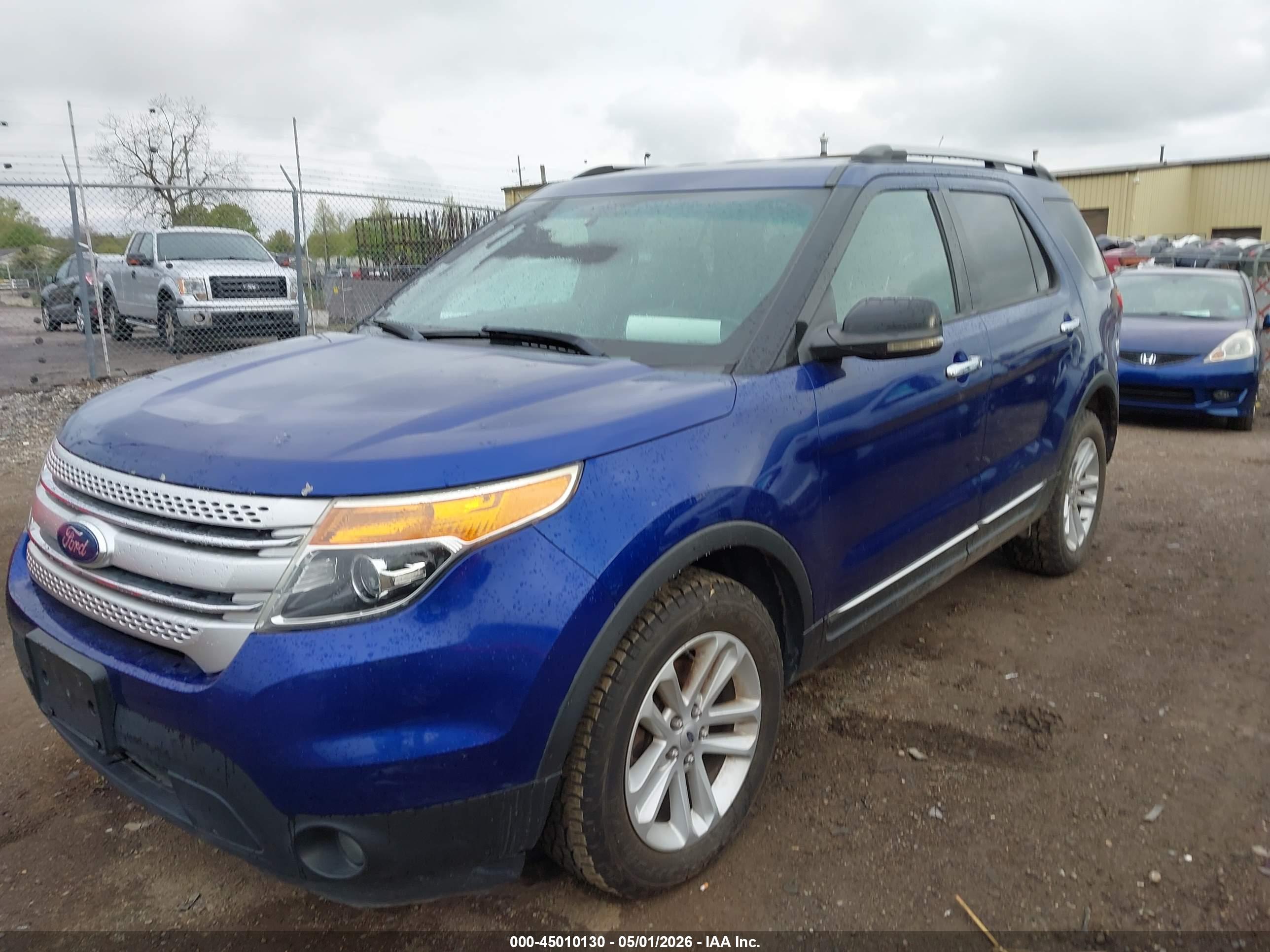 FORD EXPLORER image 2