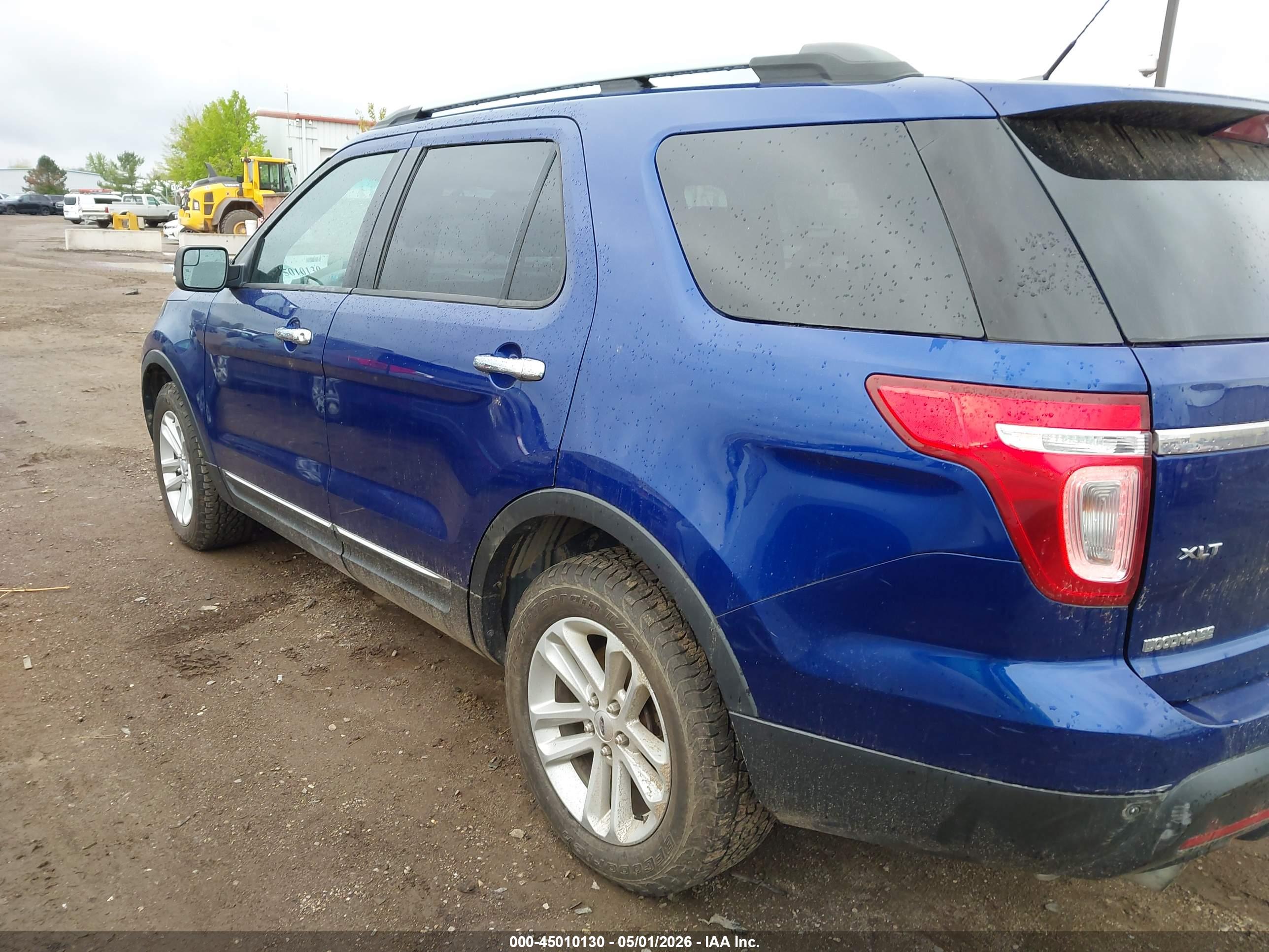 FORD EXPLORER image 3