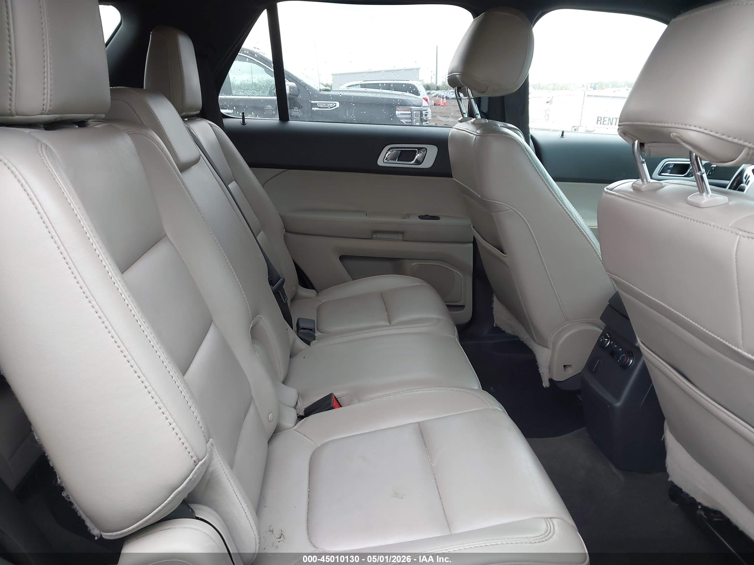 FORD EXPLORER image 8
