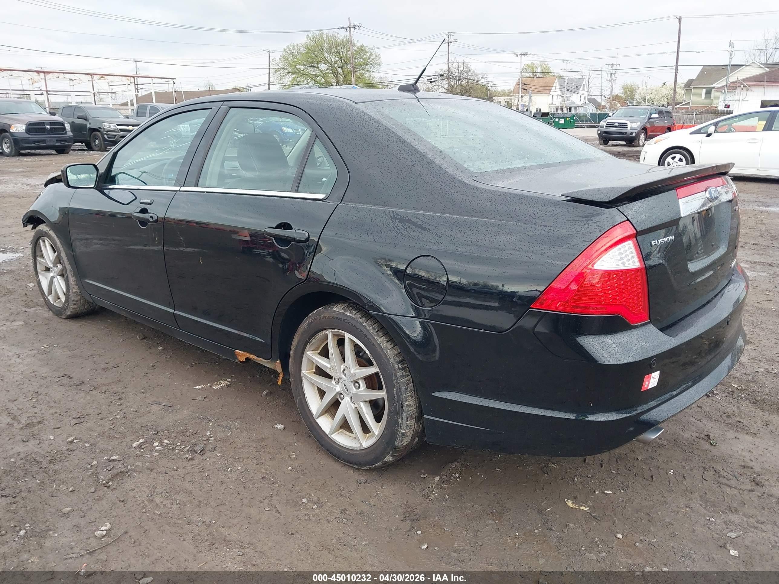 FORD FUSION image 3