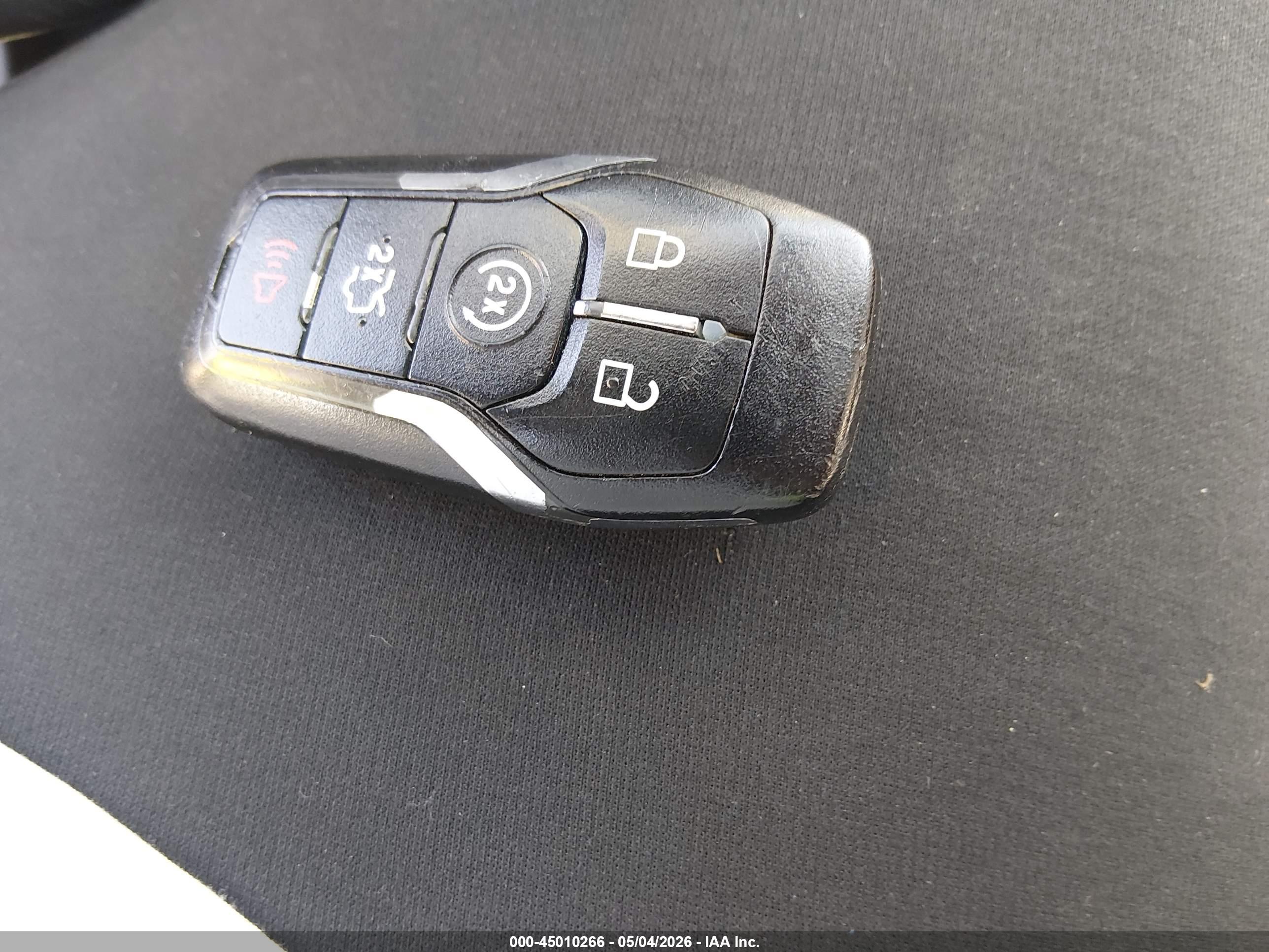 FORD FUSION image 11