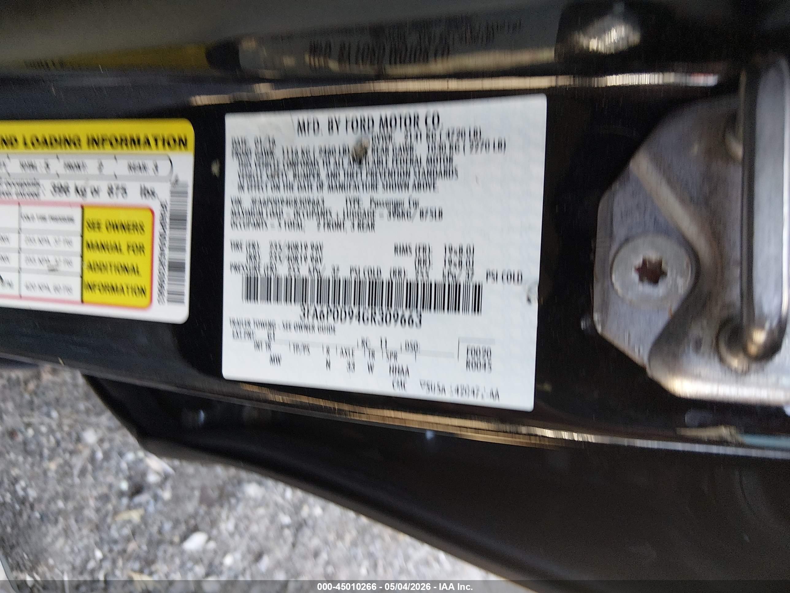 FORD FUSION image 9