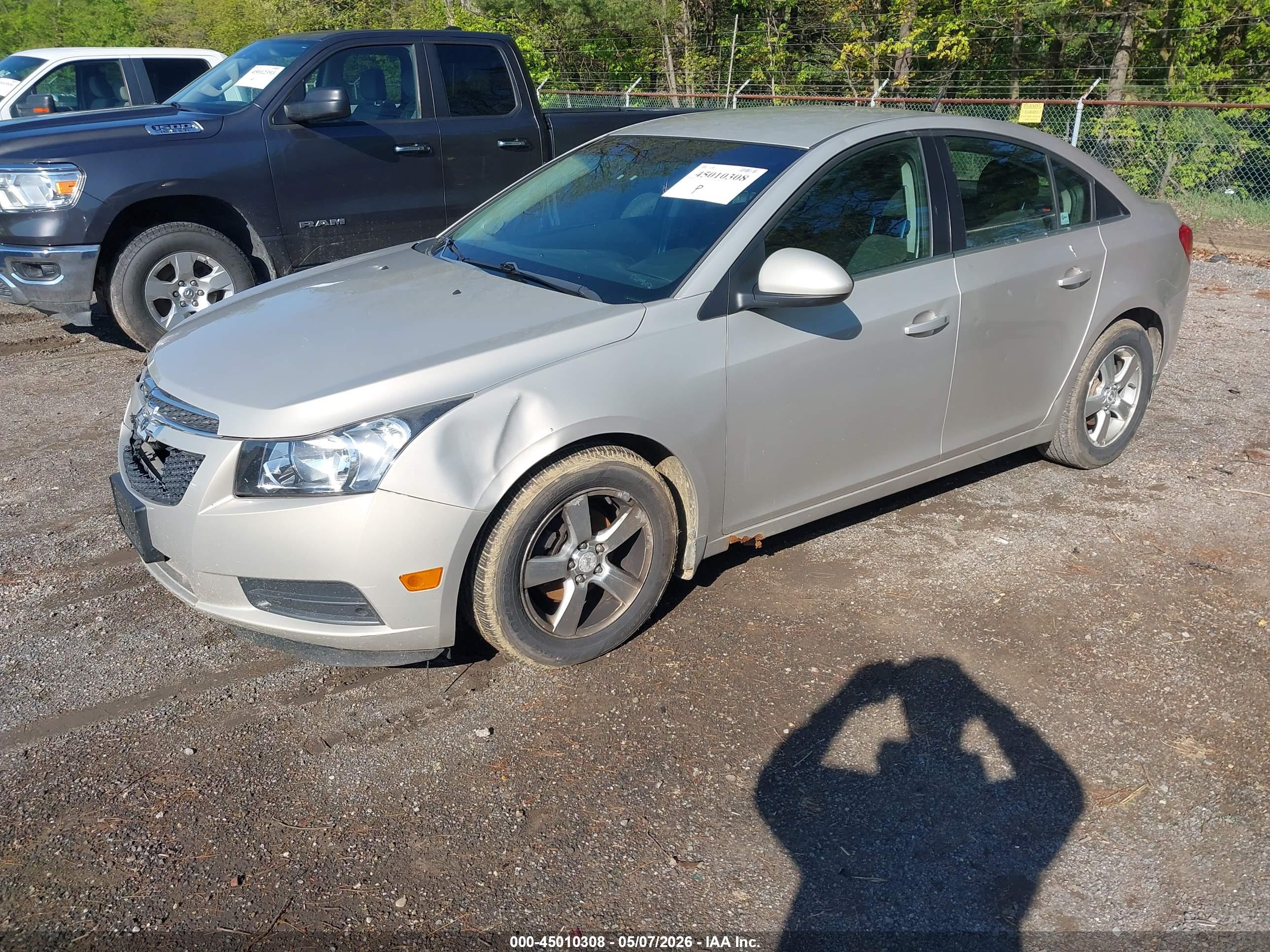 CHEVROLET CRUZE image 2