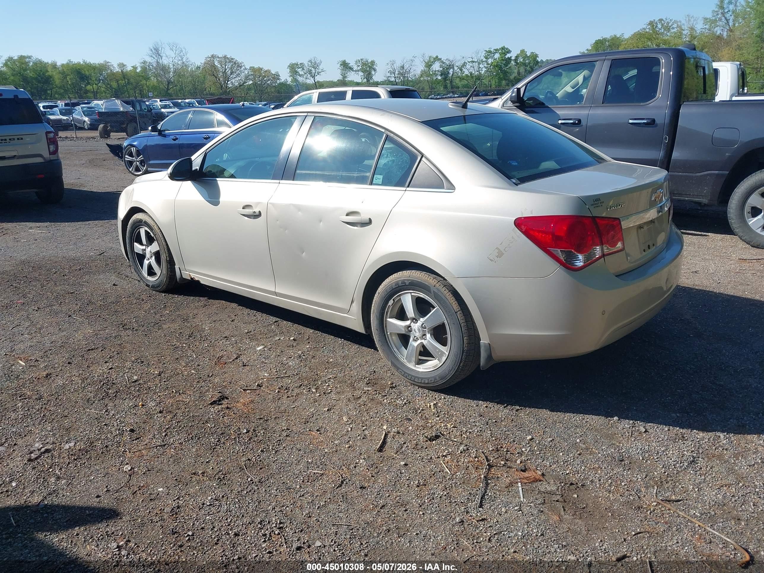 CHEVROLET CRUZE image 3
