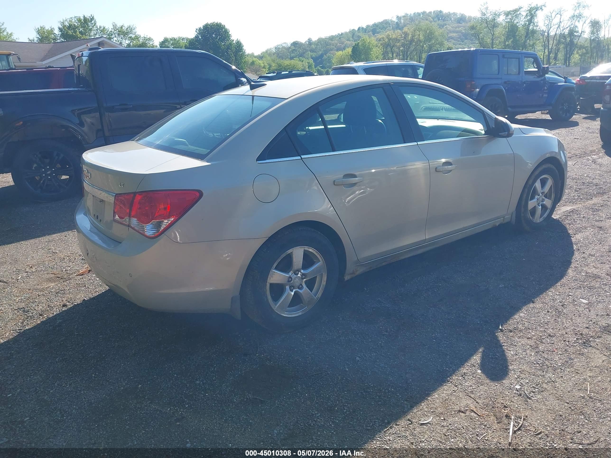 CHEVROLET CRUZE image 4