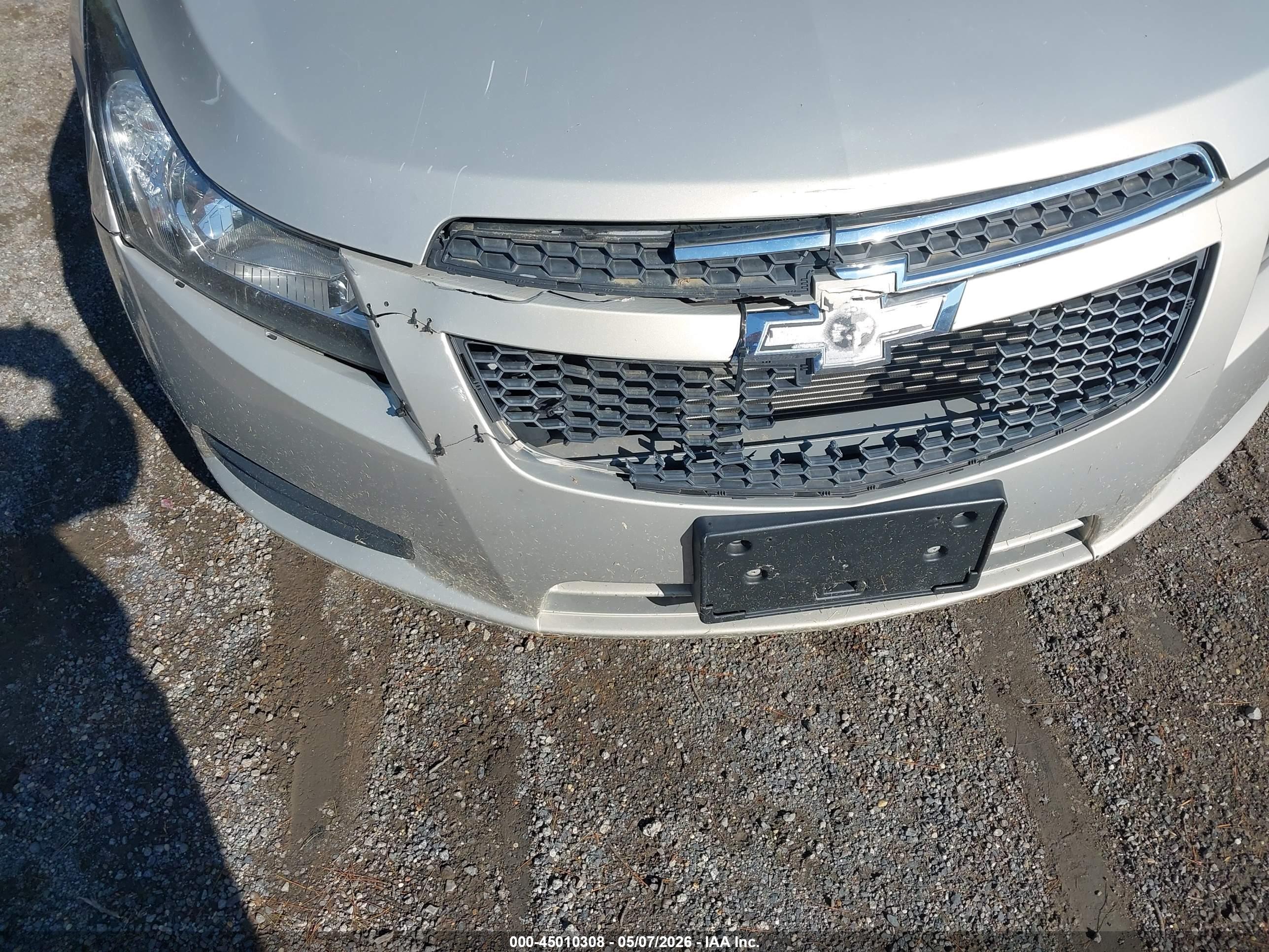 CHEVROLET CRUZE image 6