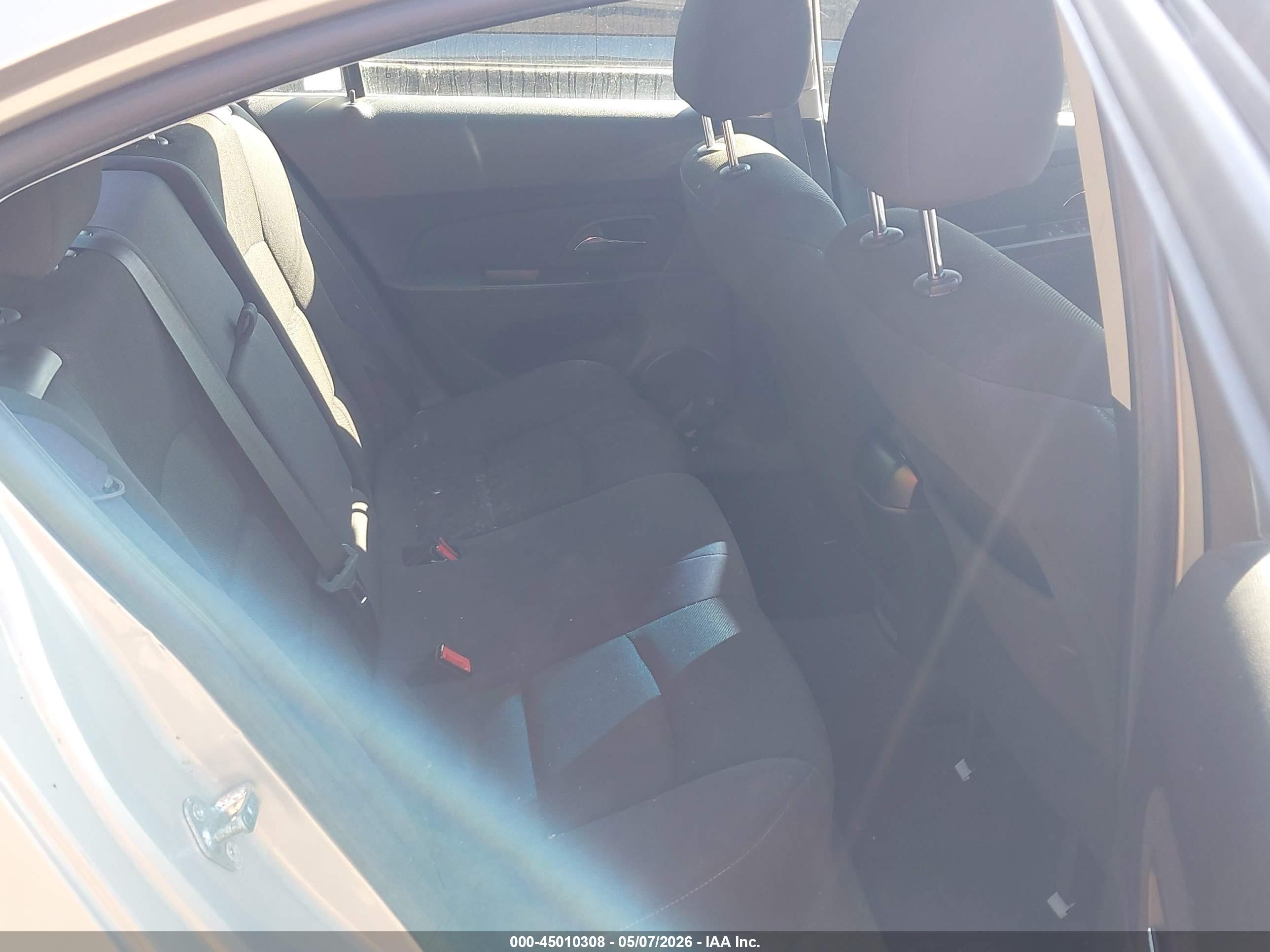 CHEVROLET CRUZE image 8