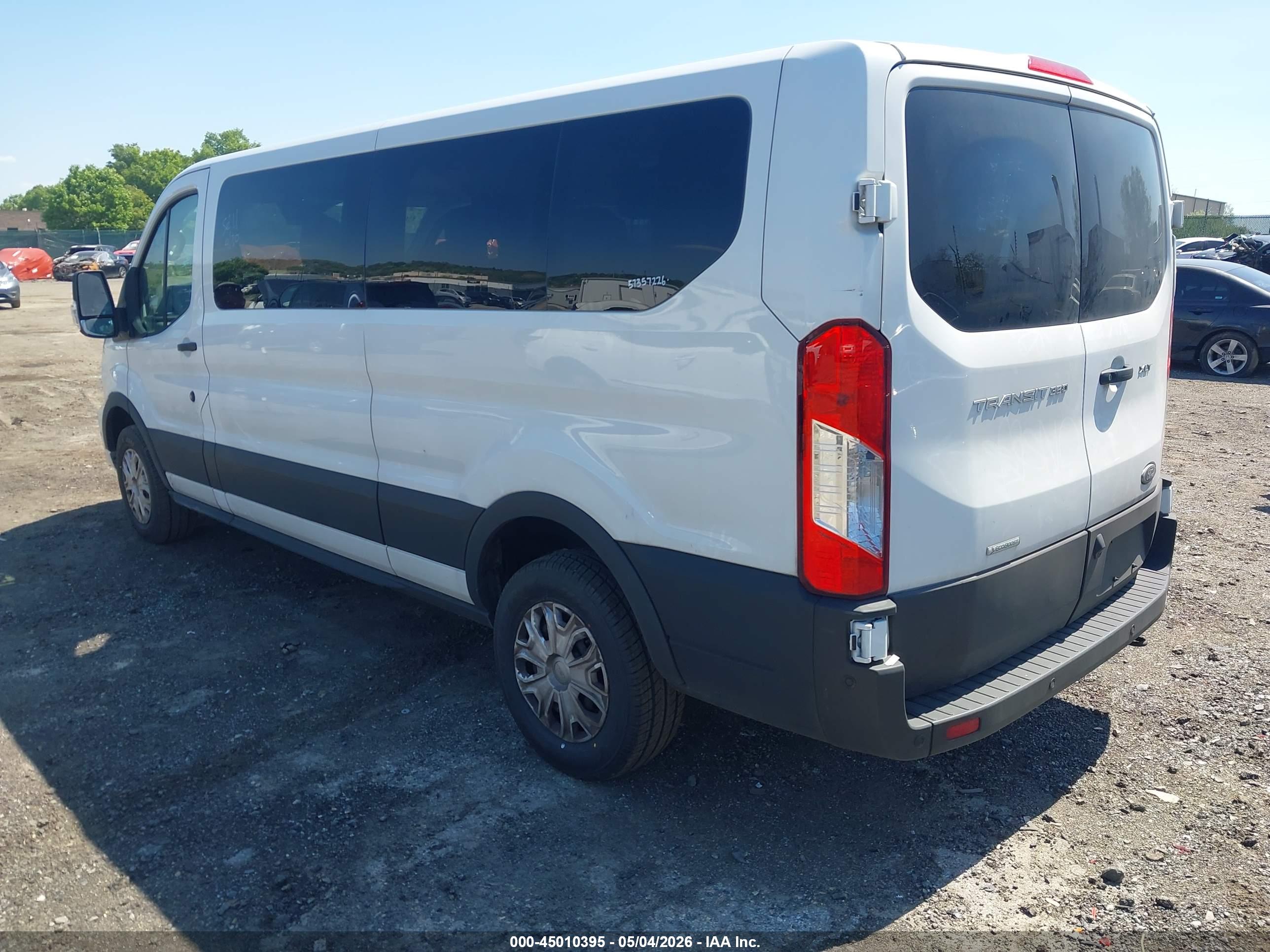 FORD TRANSIT-350 image 3