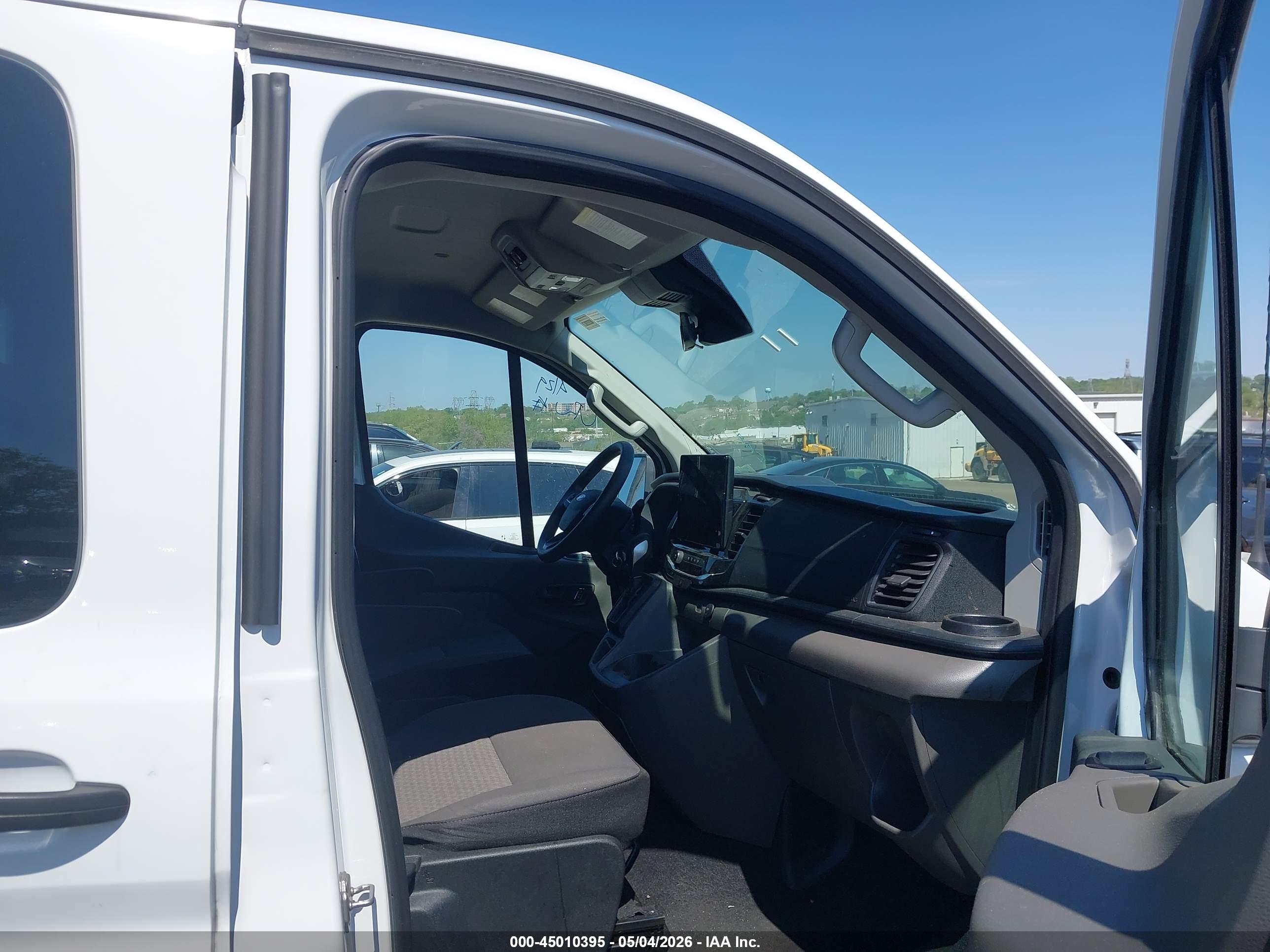FORD TRANSIT-350 image 5