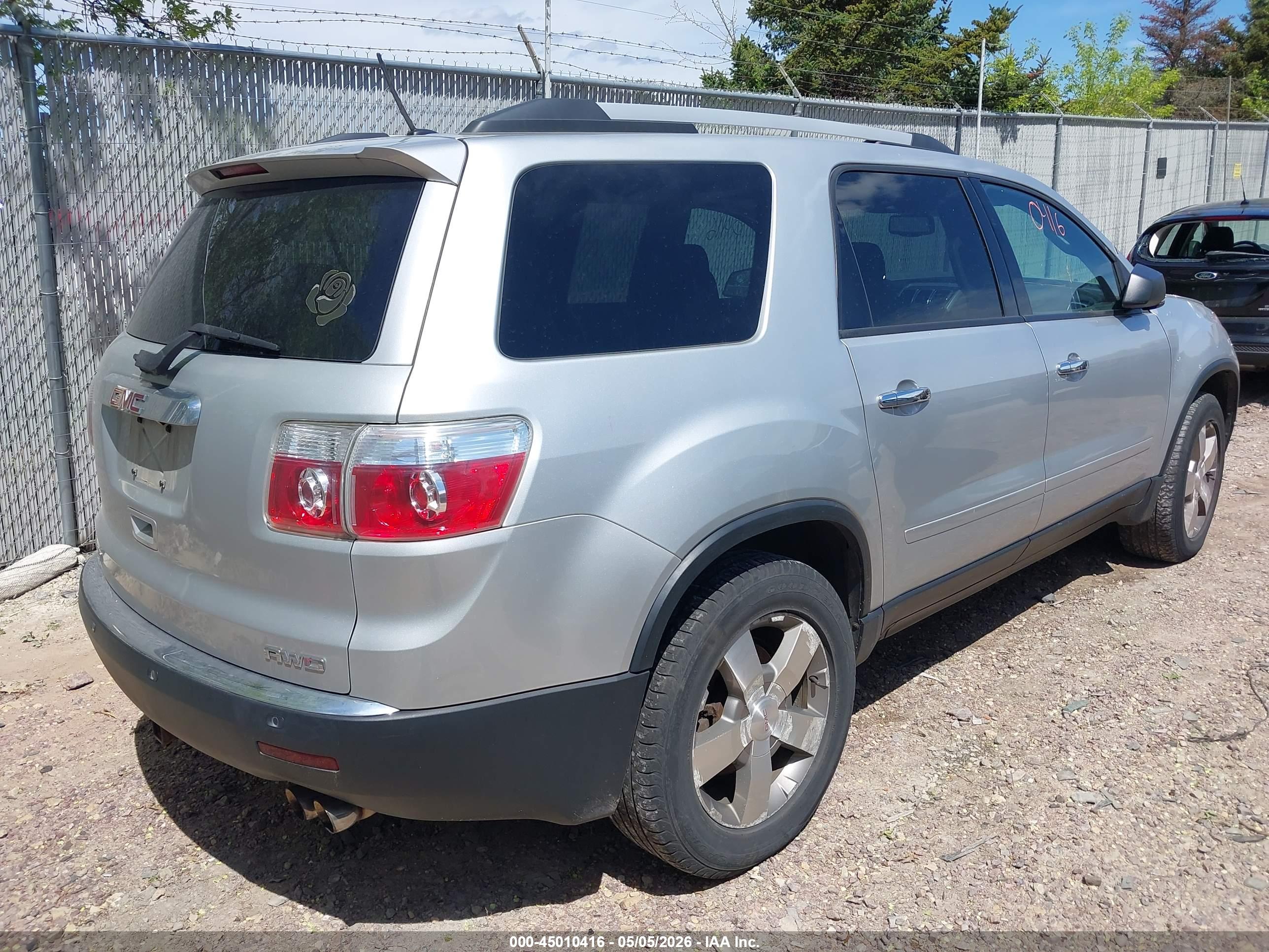 GMC ACADIA image 4