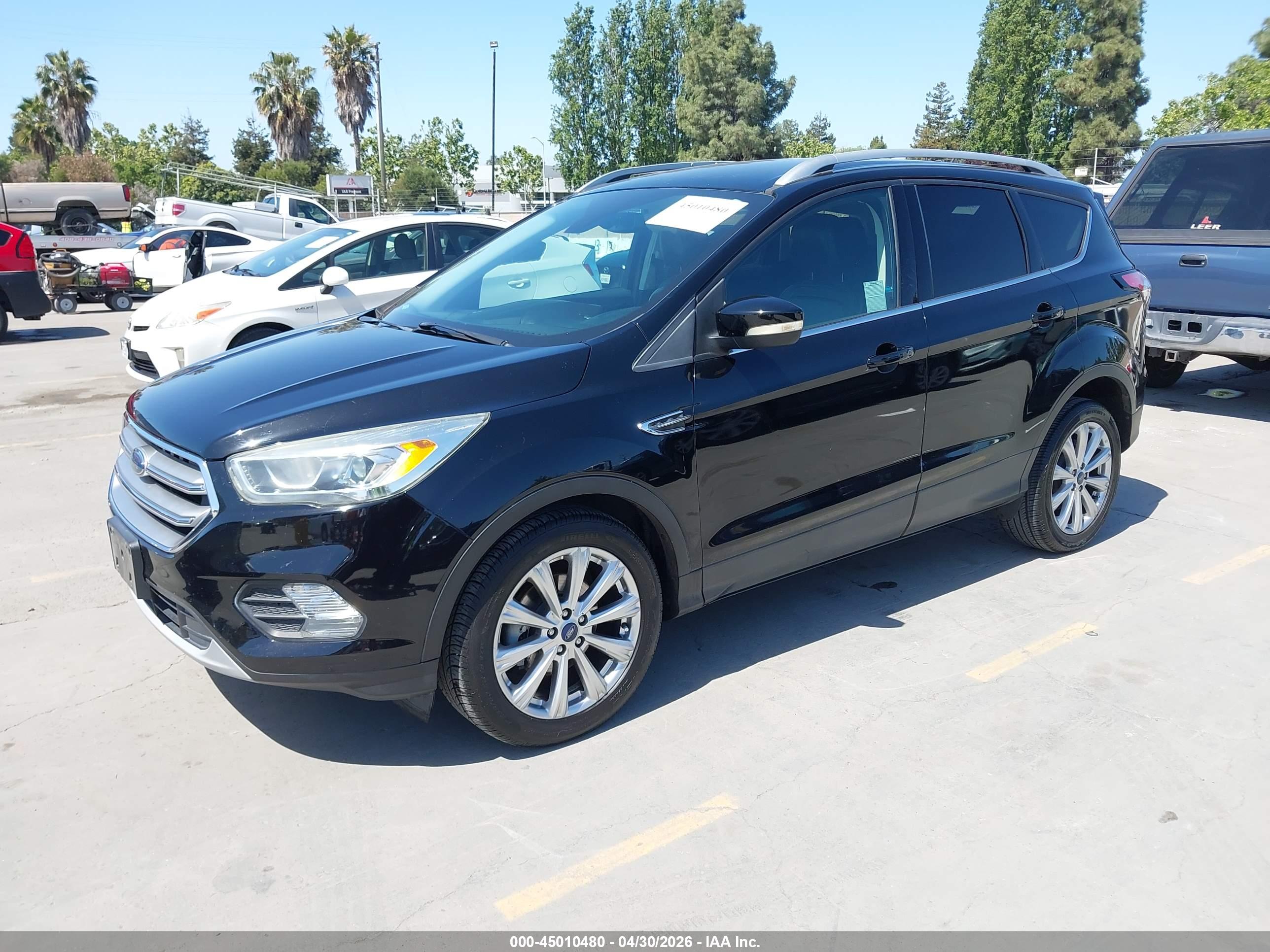 FORD ESCAPE image 2