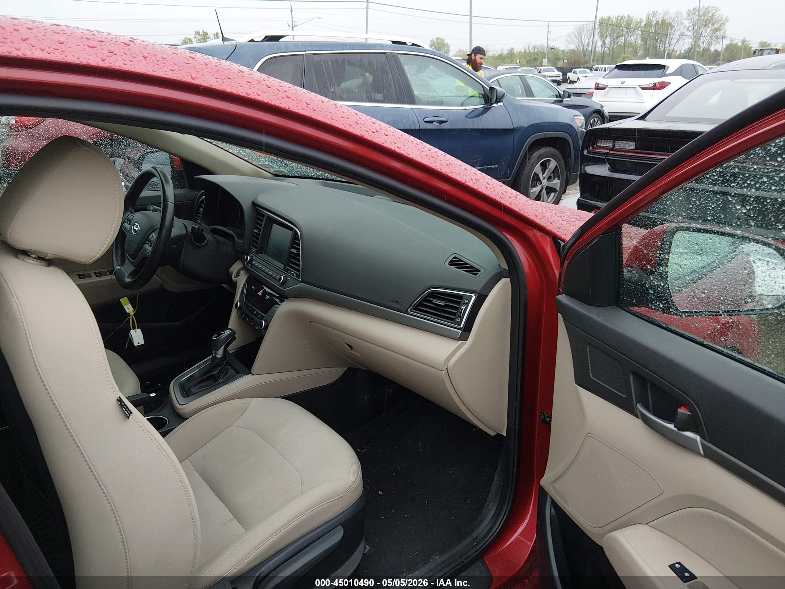 HYUNDAI ELANTRA image 5