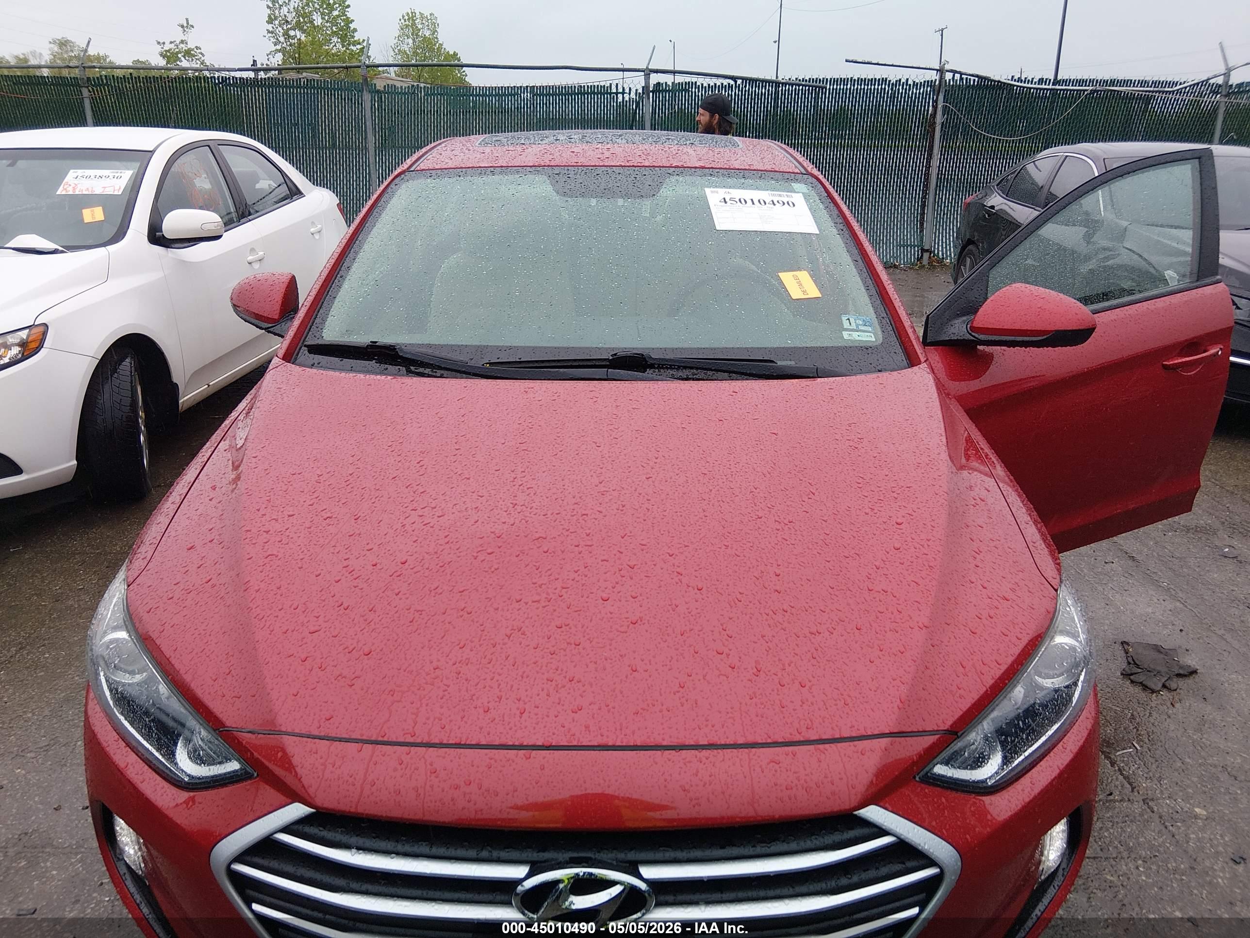 HYUNDAI ELANTRA image 6