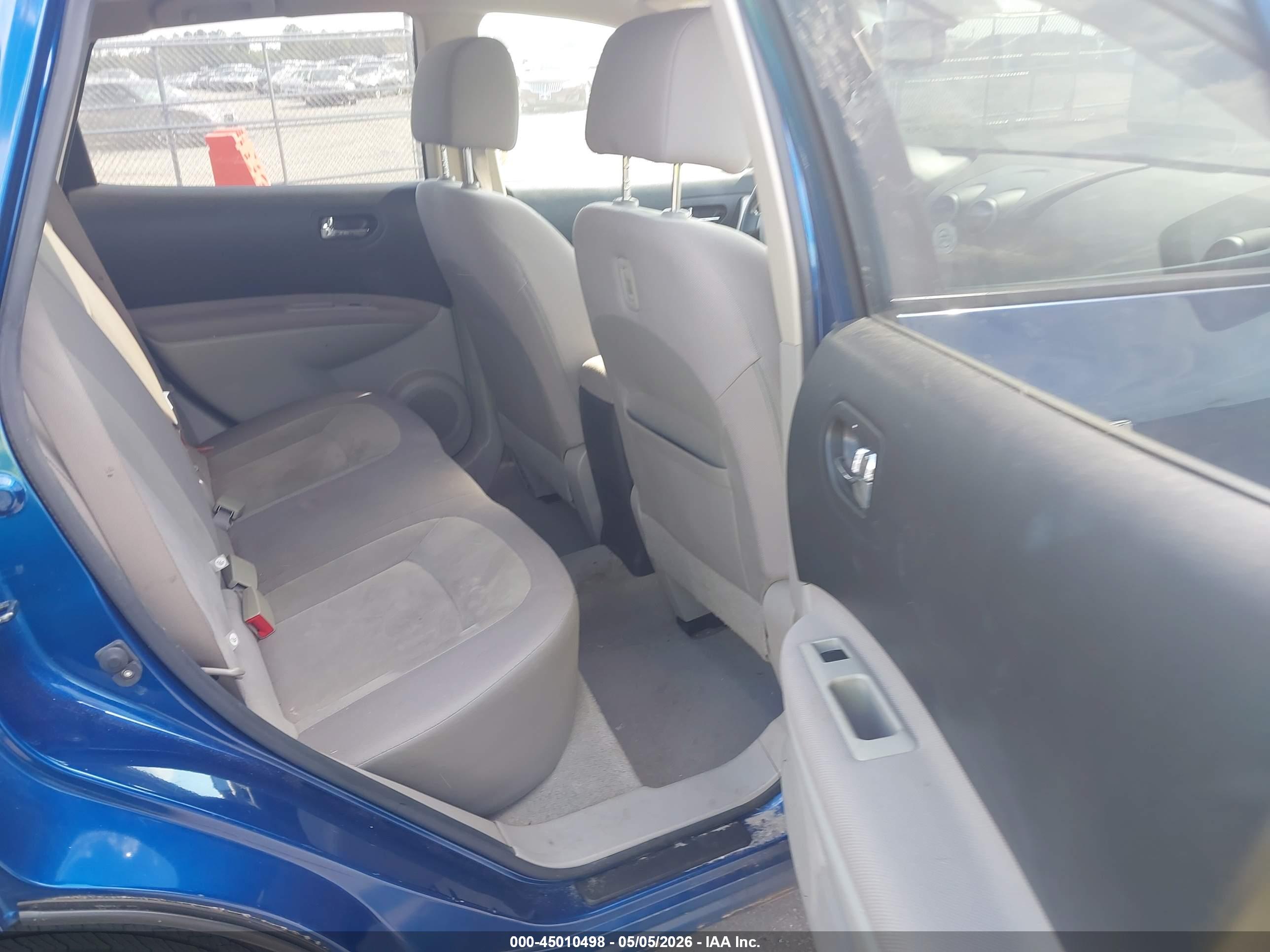 NISSAN ROGUE image 8