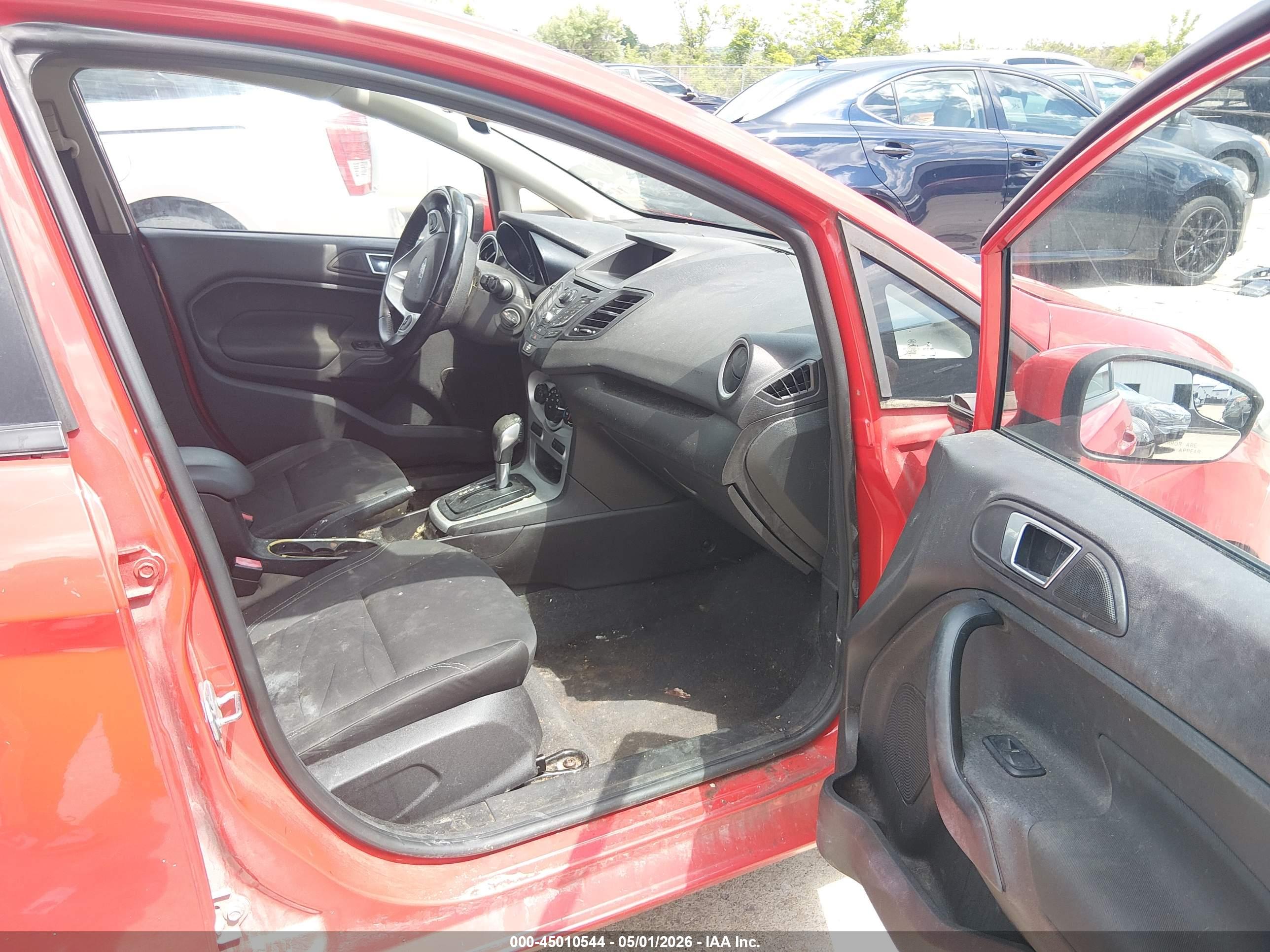 FORD FIESTA image 5