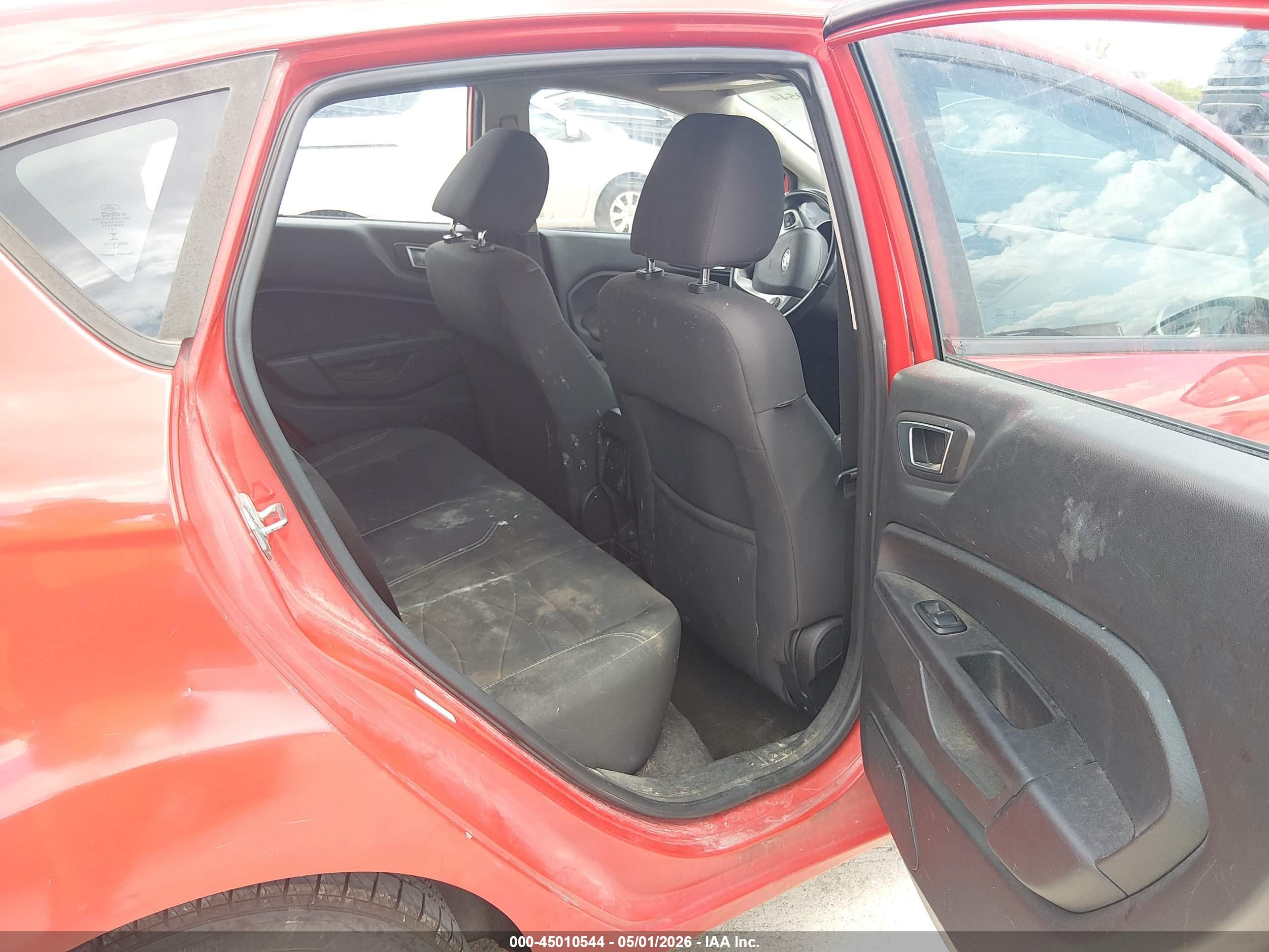 FORD FIESTA image 8