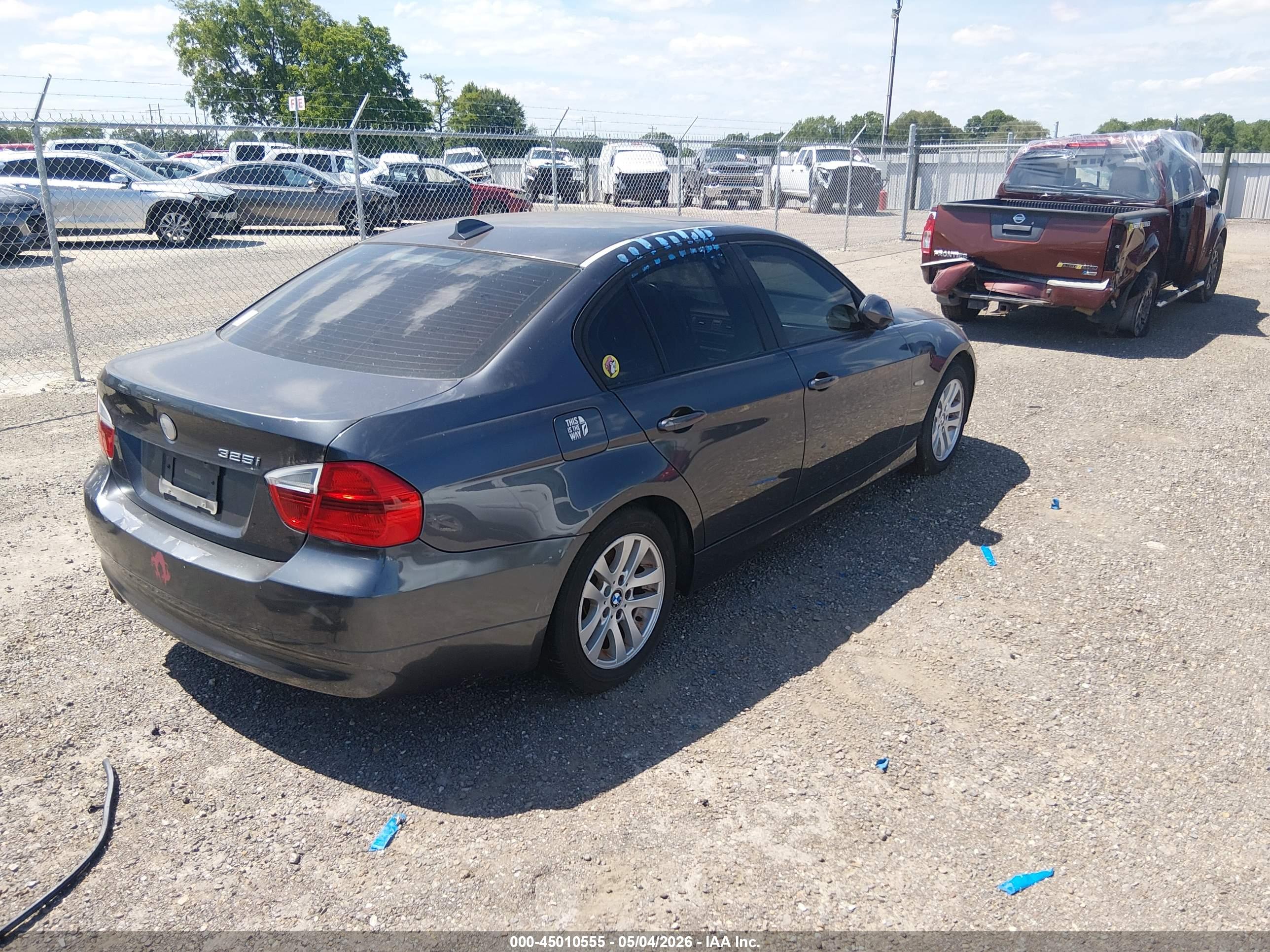 BMW 325I image 4
