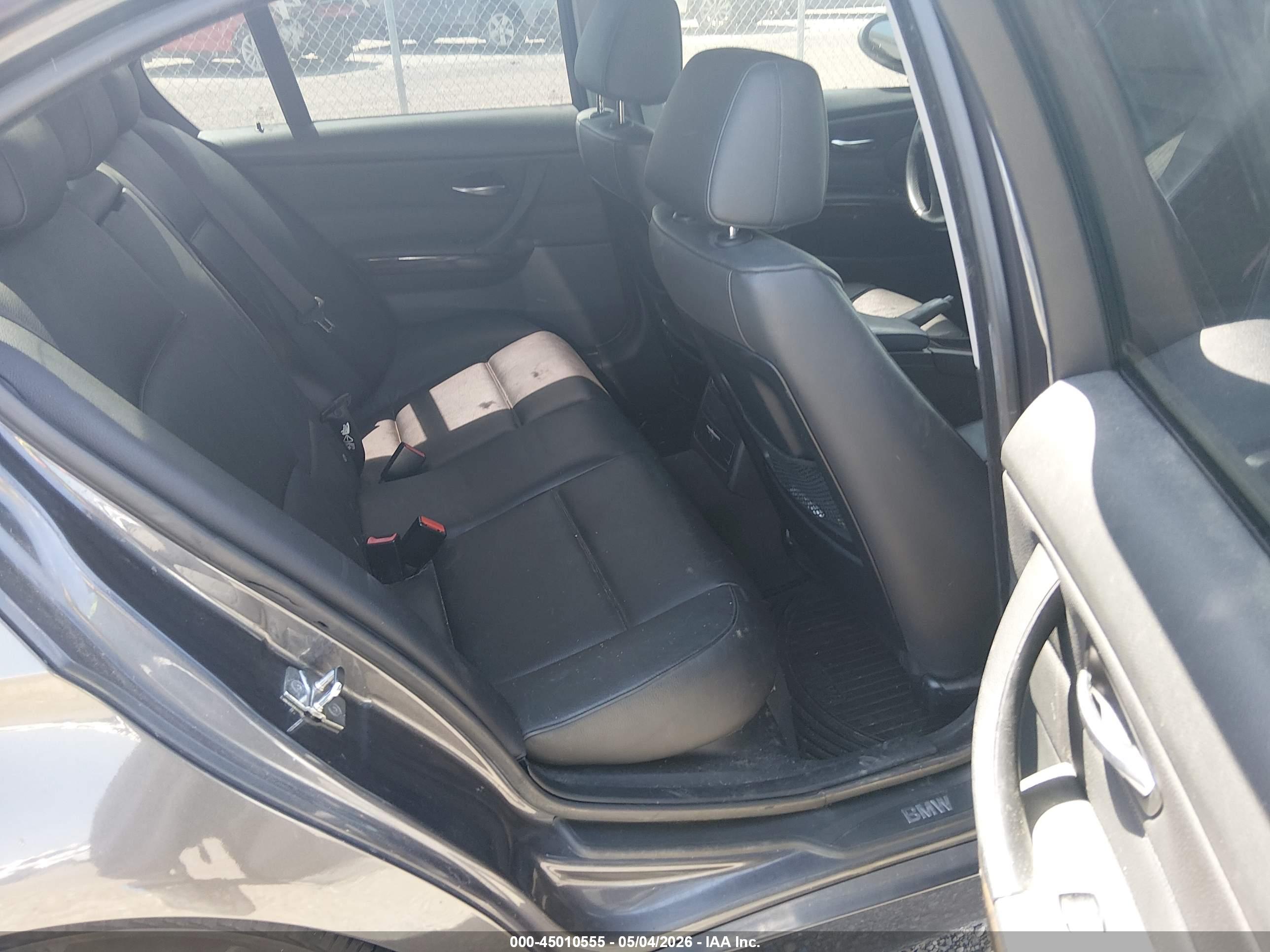 BMW 325I image 8