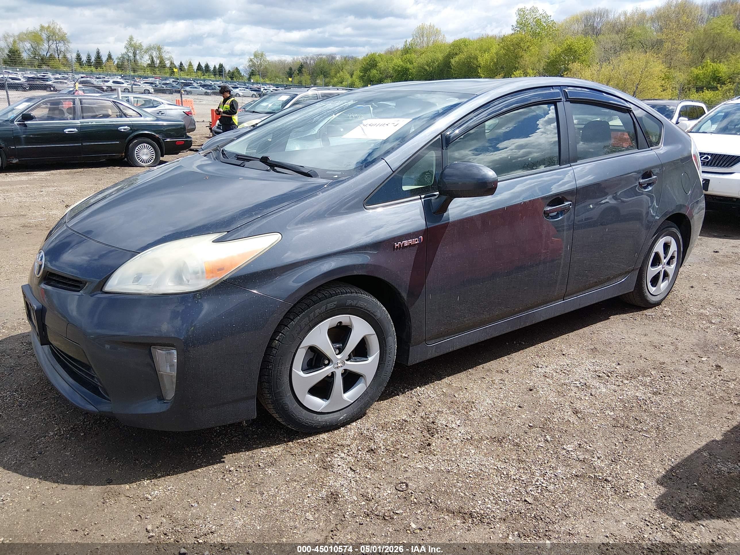 TOYOTA PRIUS image 2