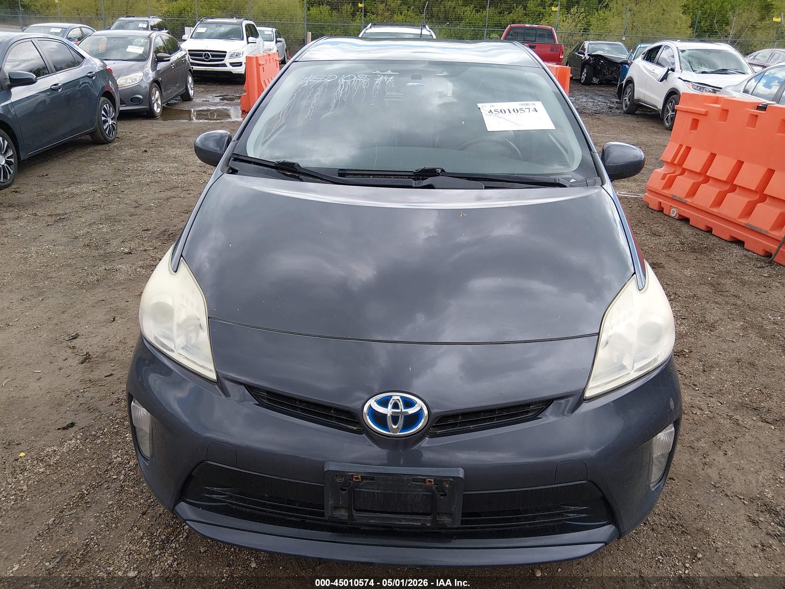 TOYOTA PRIUS image 6