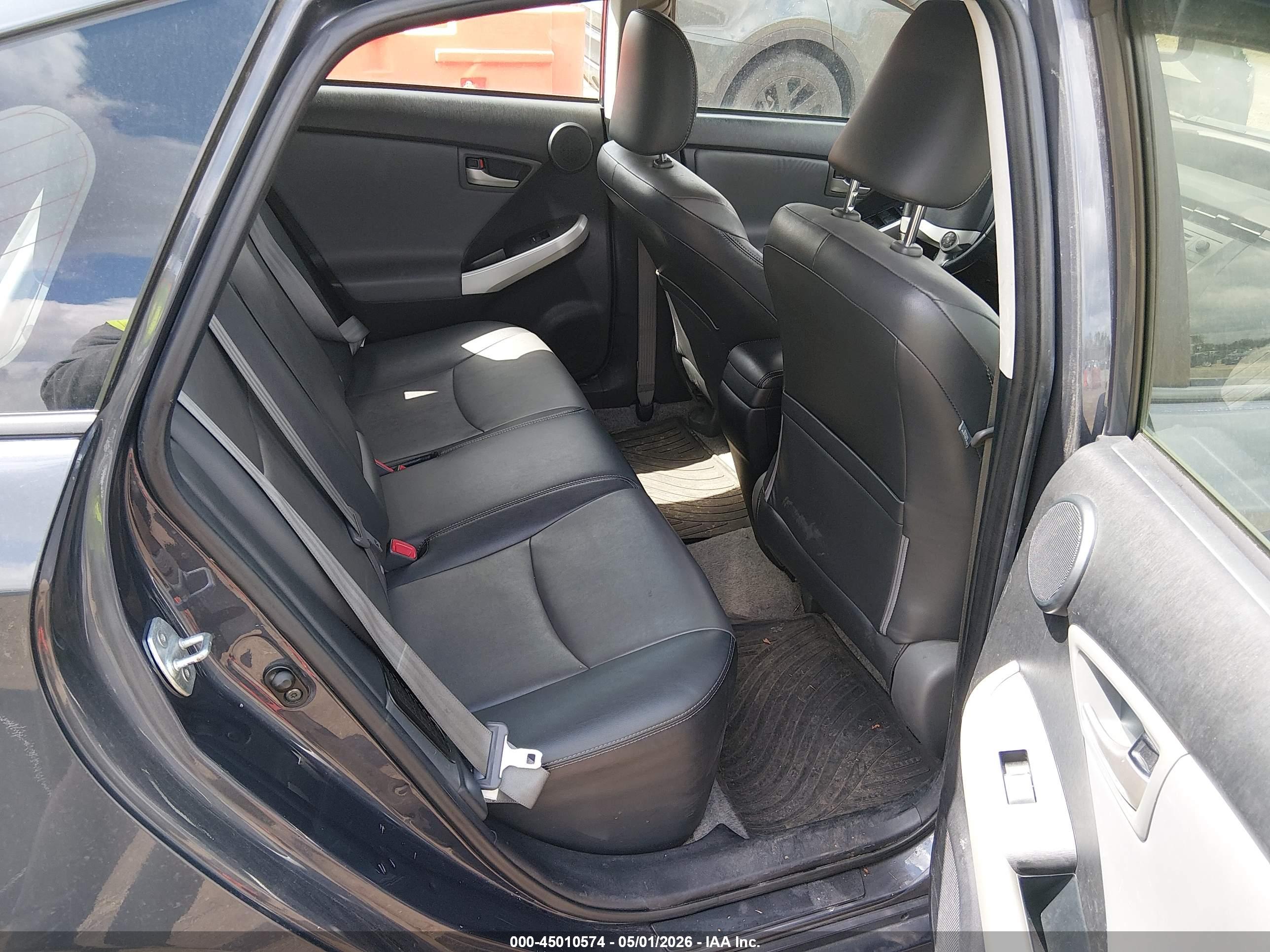 TOYOTA PRIUS image 8
