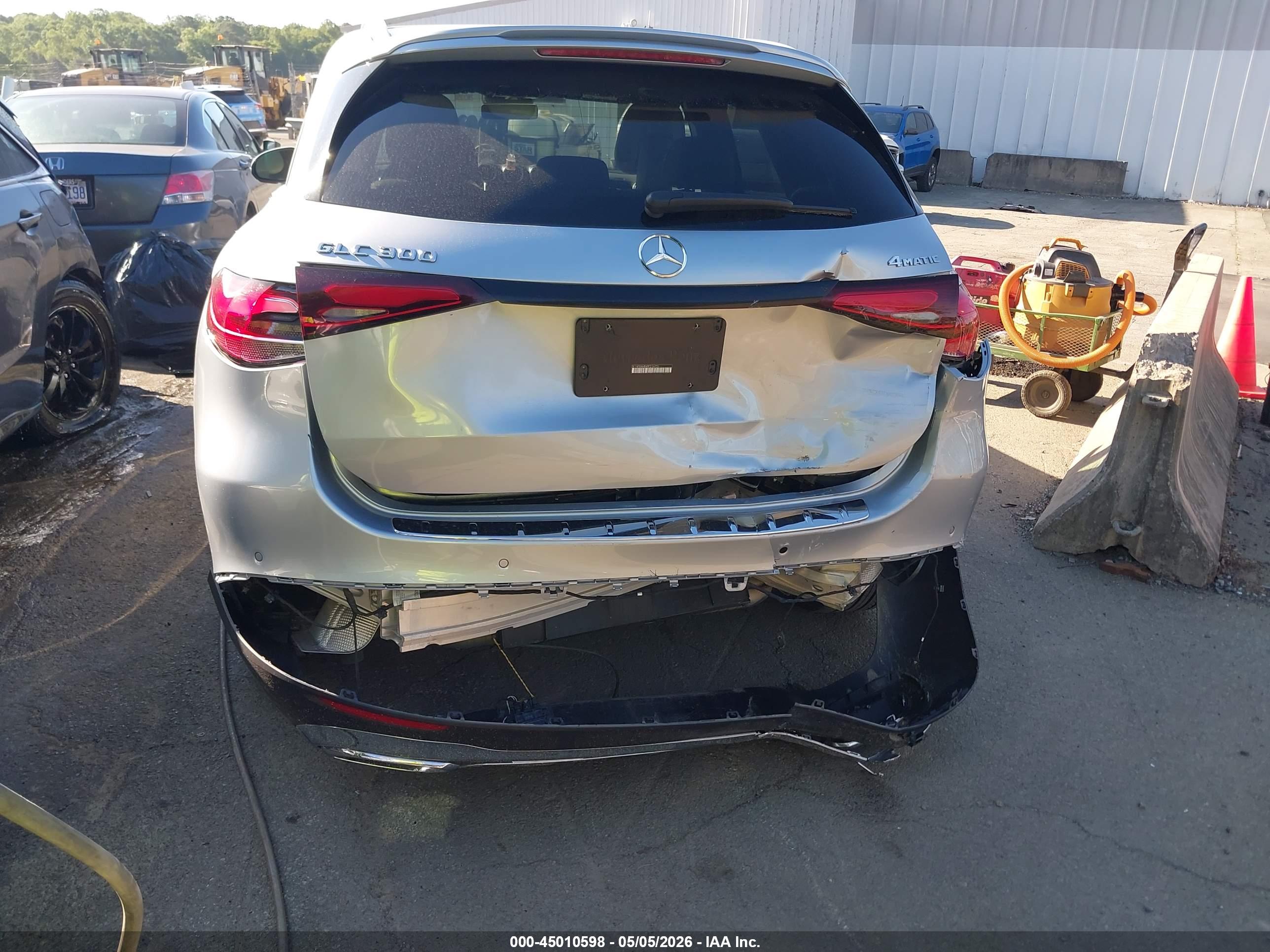 MERCEDES-BENZ GLC image 6