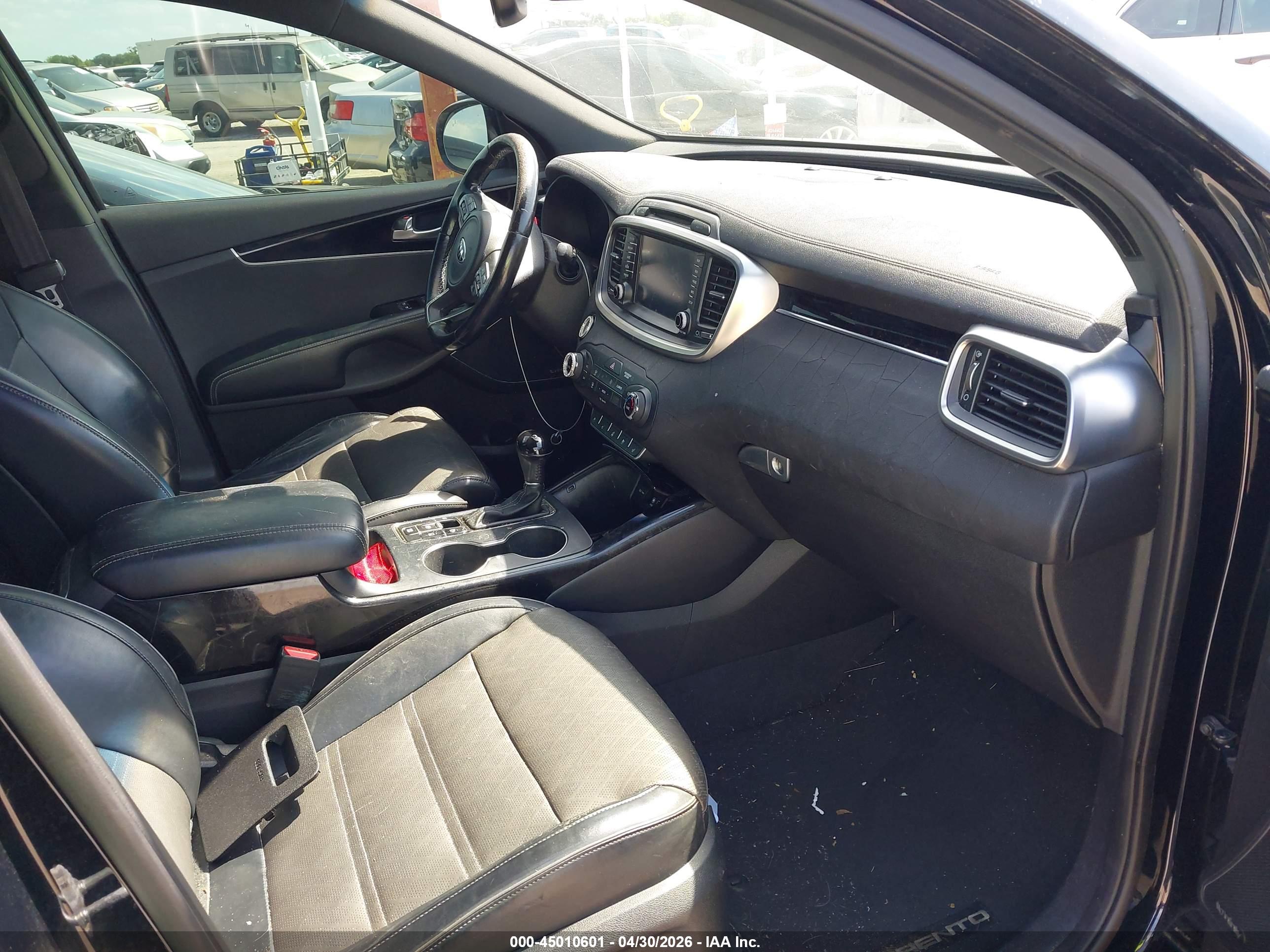 KIA SORENTO image 5