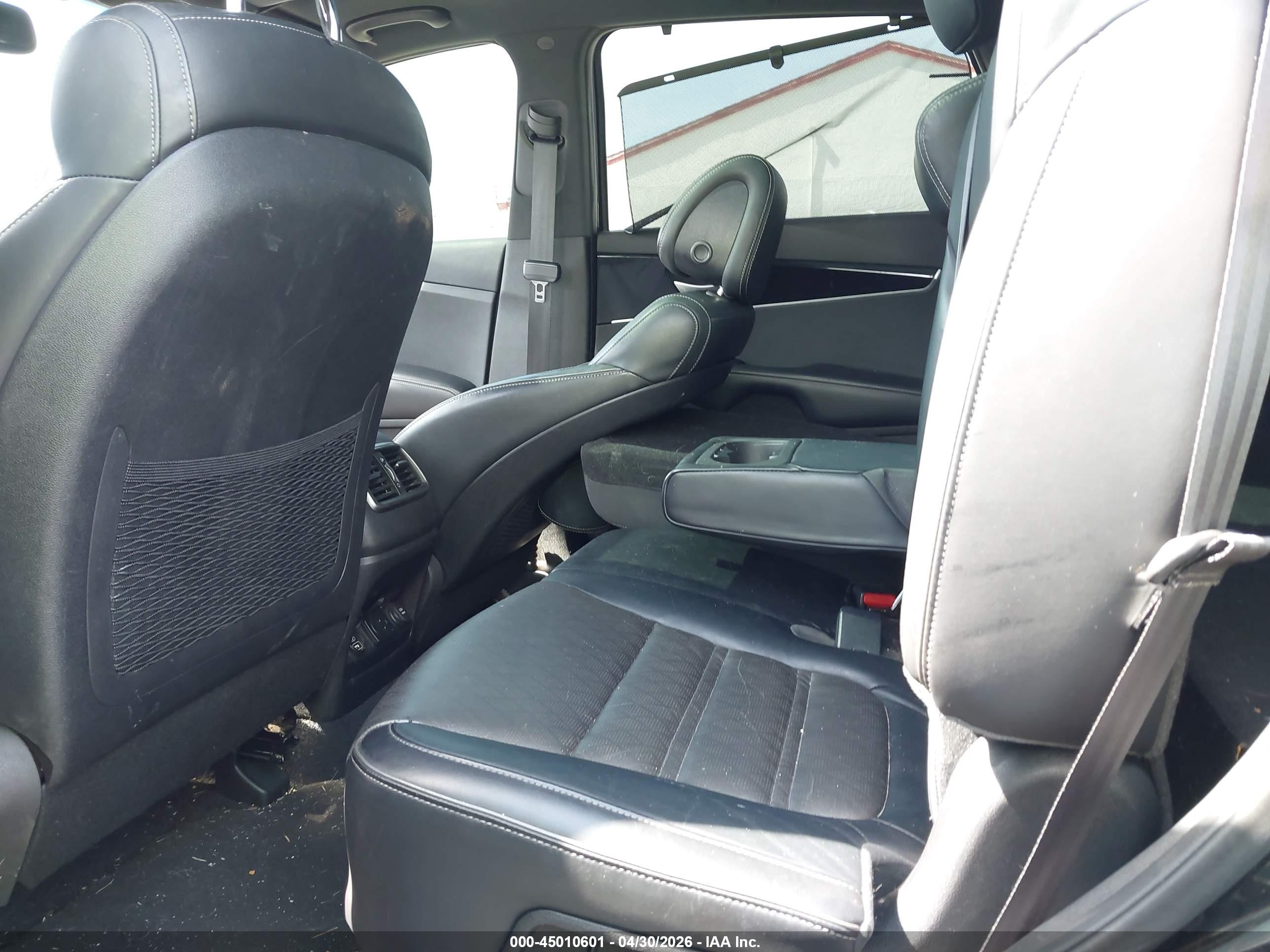 KIA SORENTO image 8