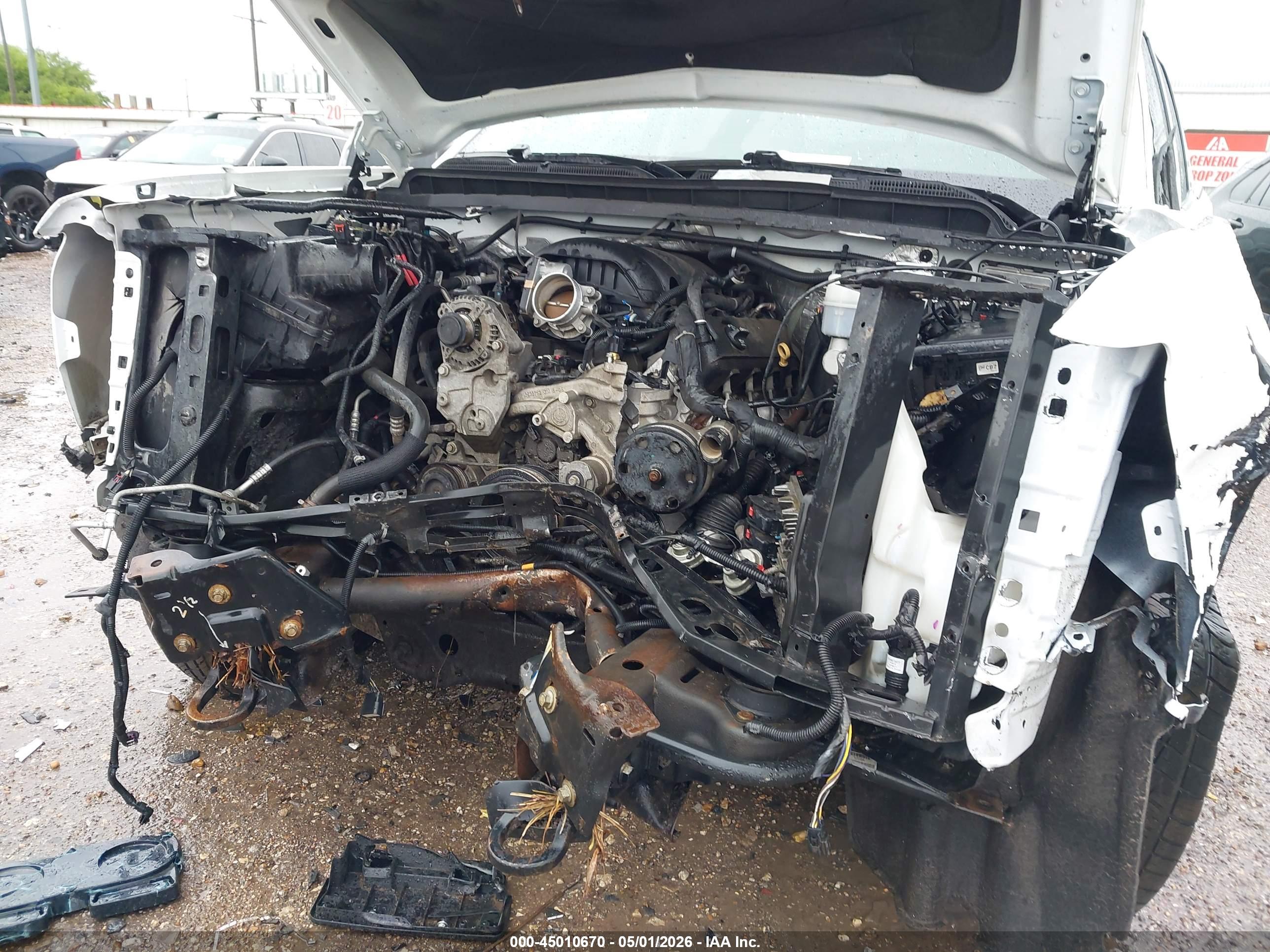 CHEVROLET SILVERADO image 6