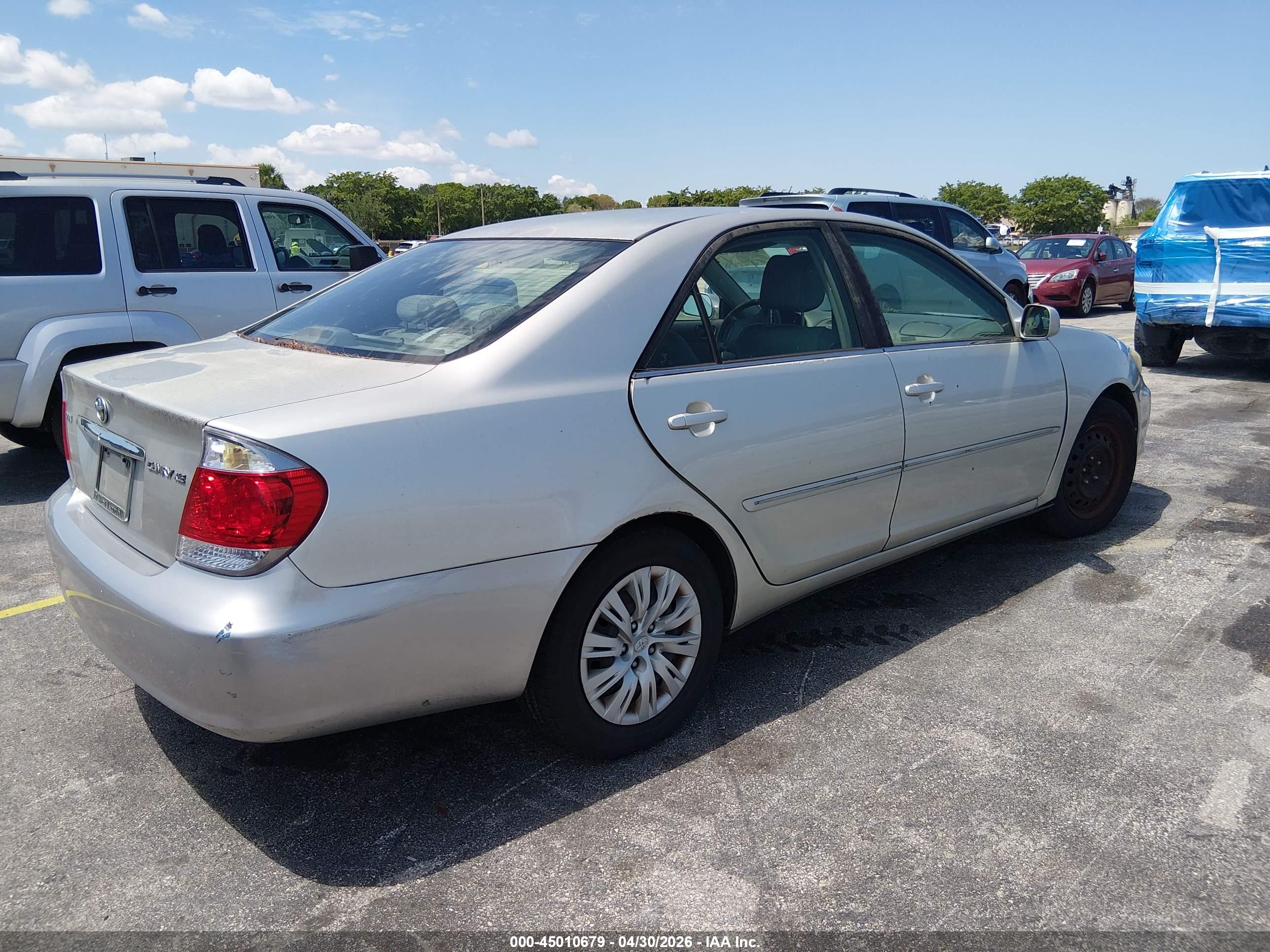TOYOTA CAMRY image 4