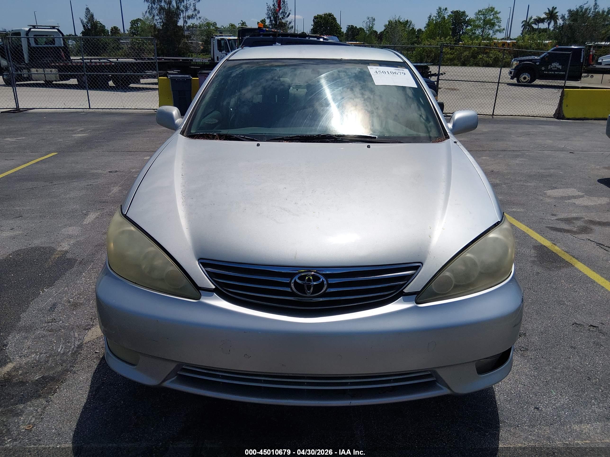 TOYOTA CAMRY image 6