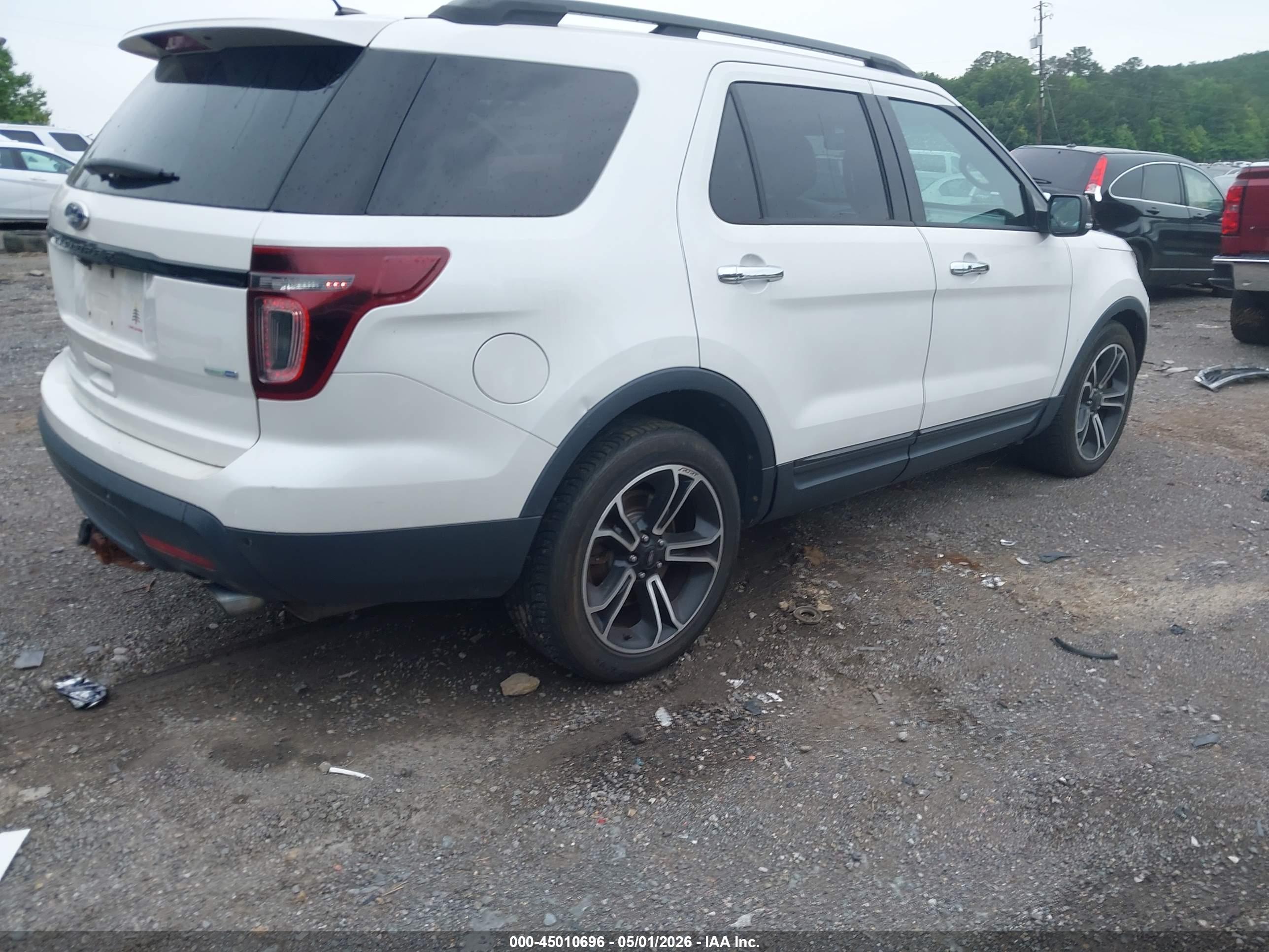 FORD EXPLORER image 4