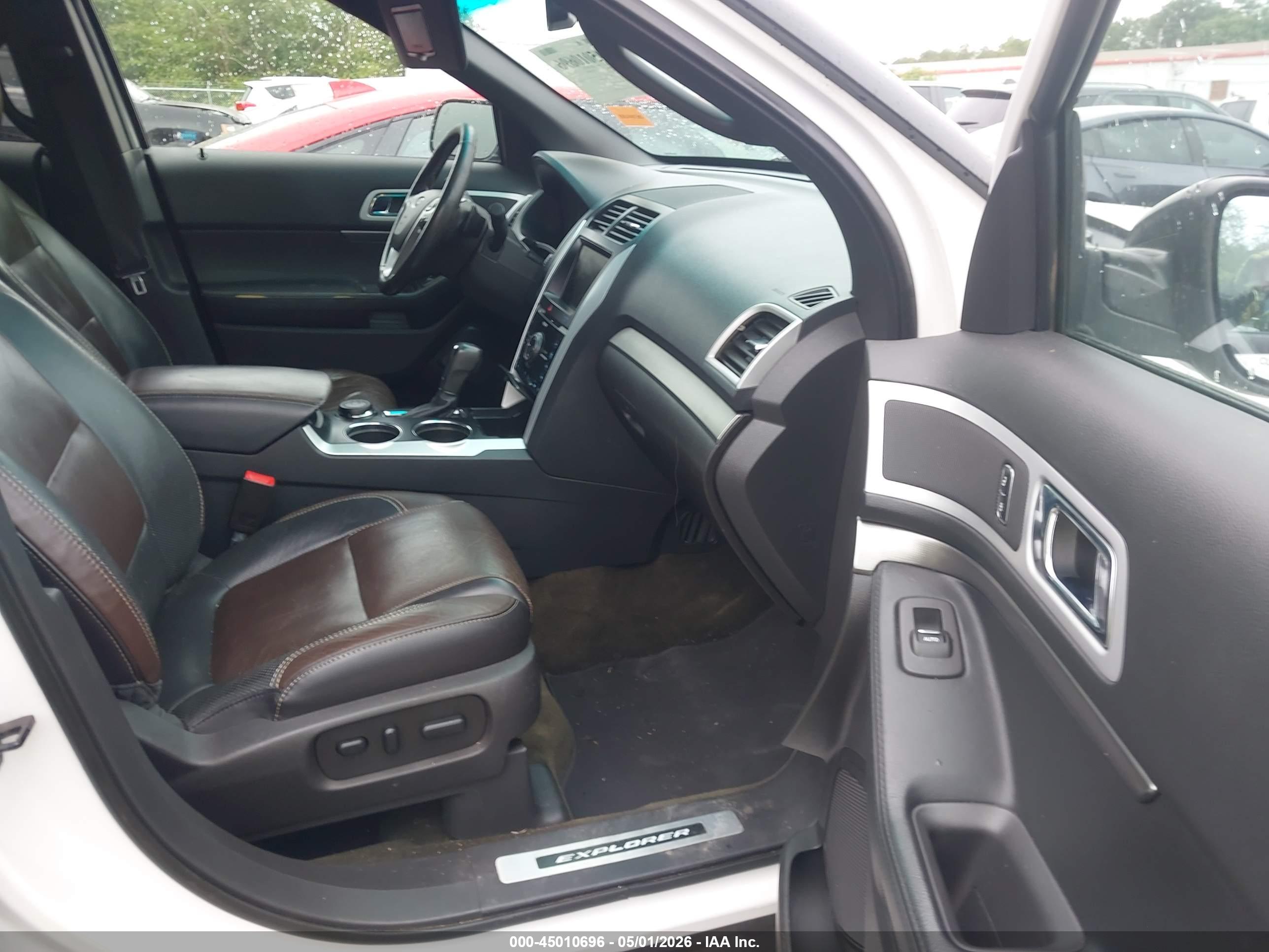 FORD EXPLORER image 5