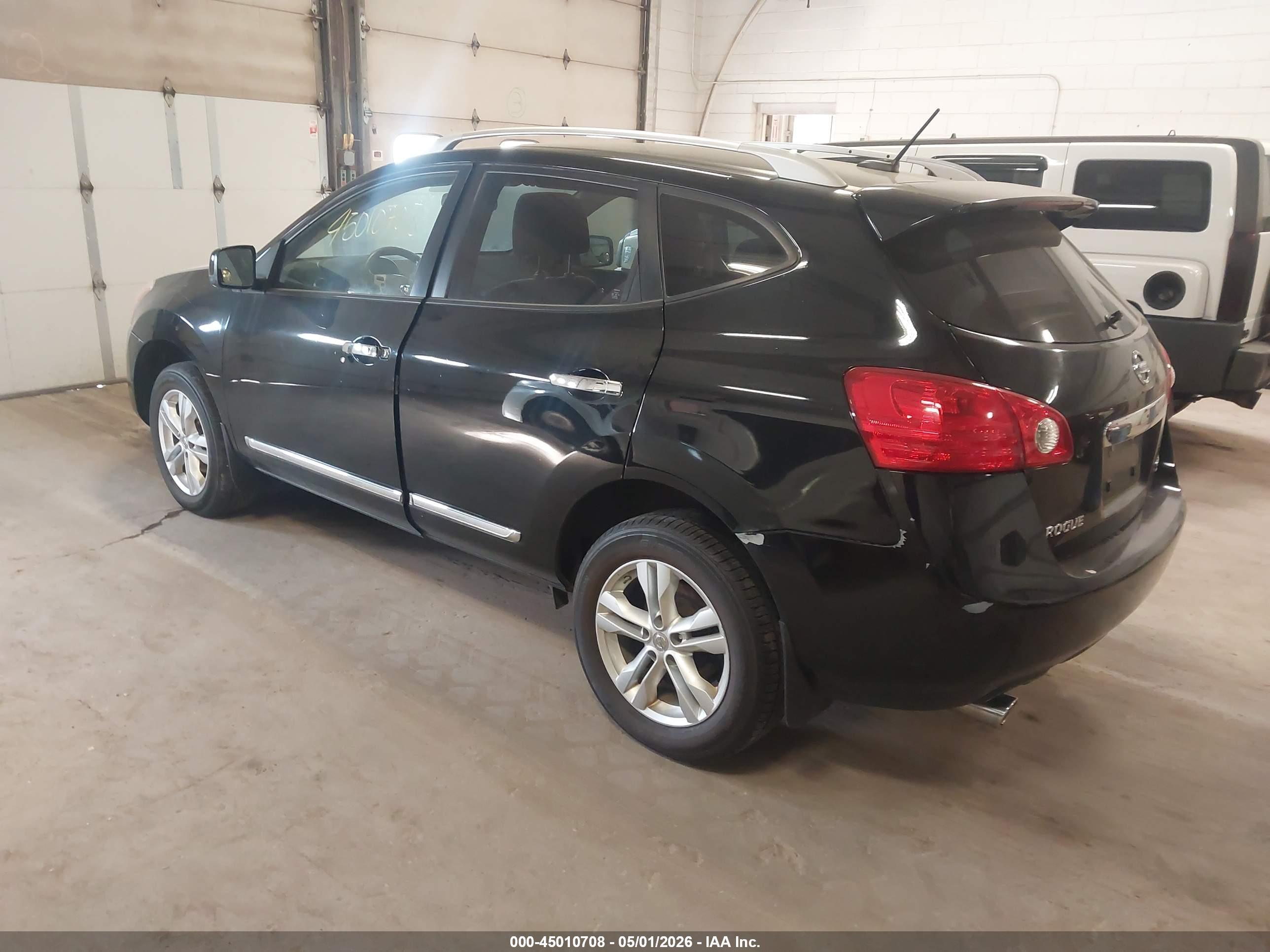 NISSAN ROGUE image 3