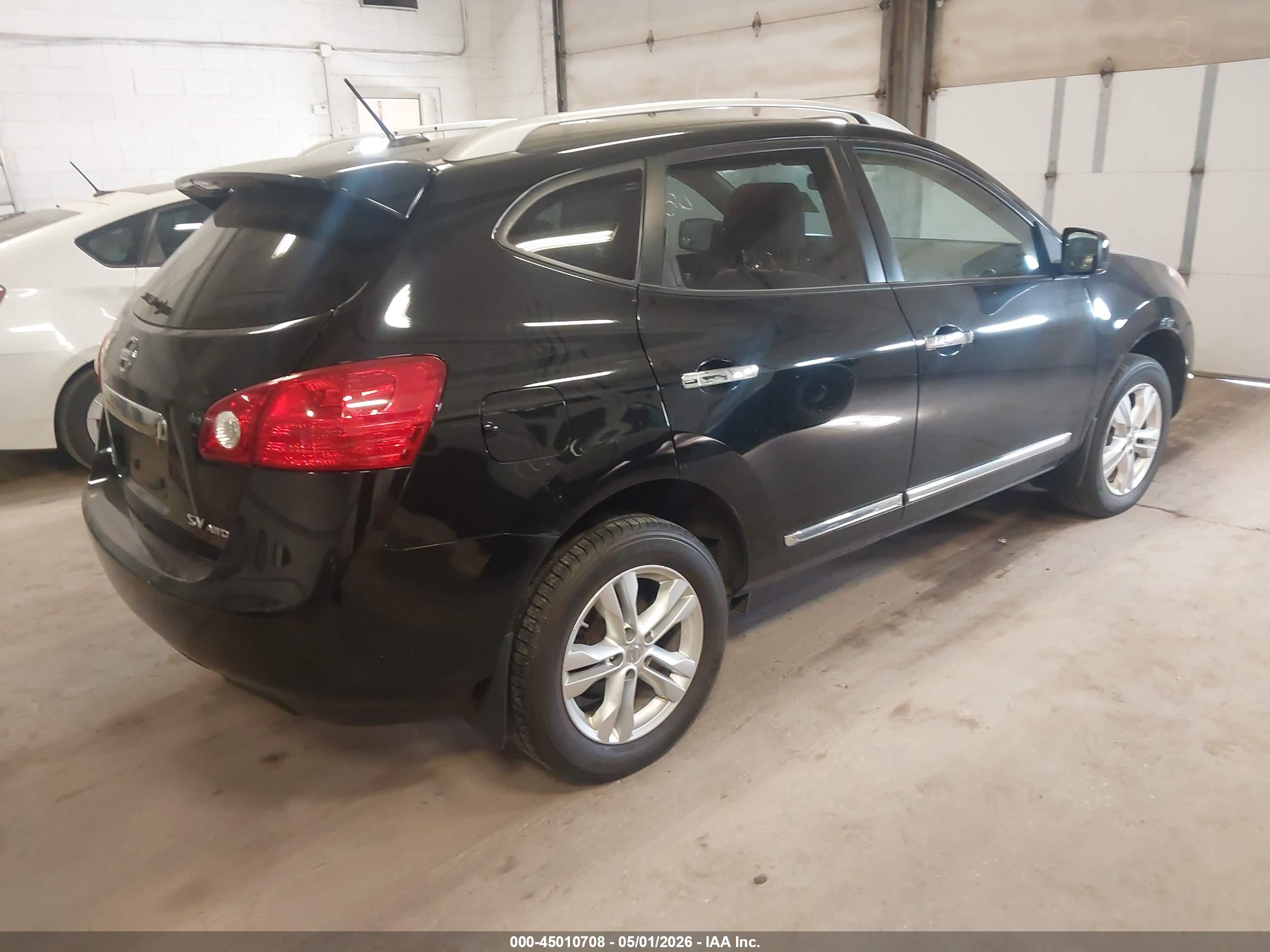 NISSAN ROGUE image 4