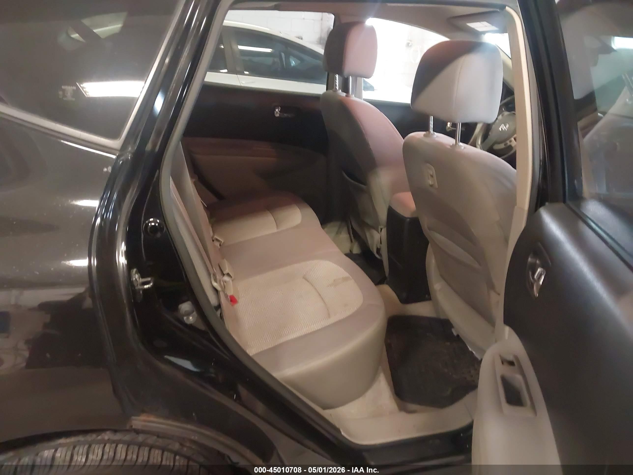 NISSAN ROGUE image 8