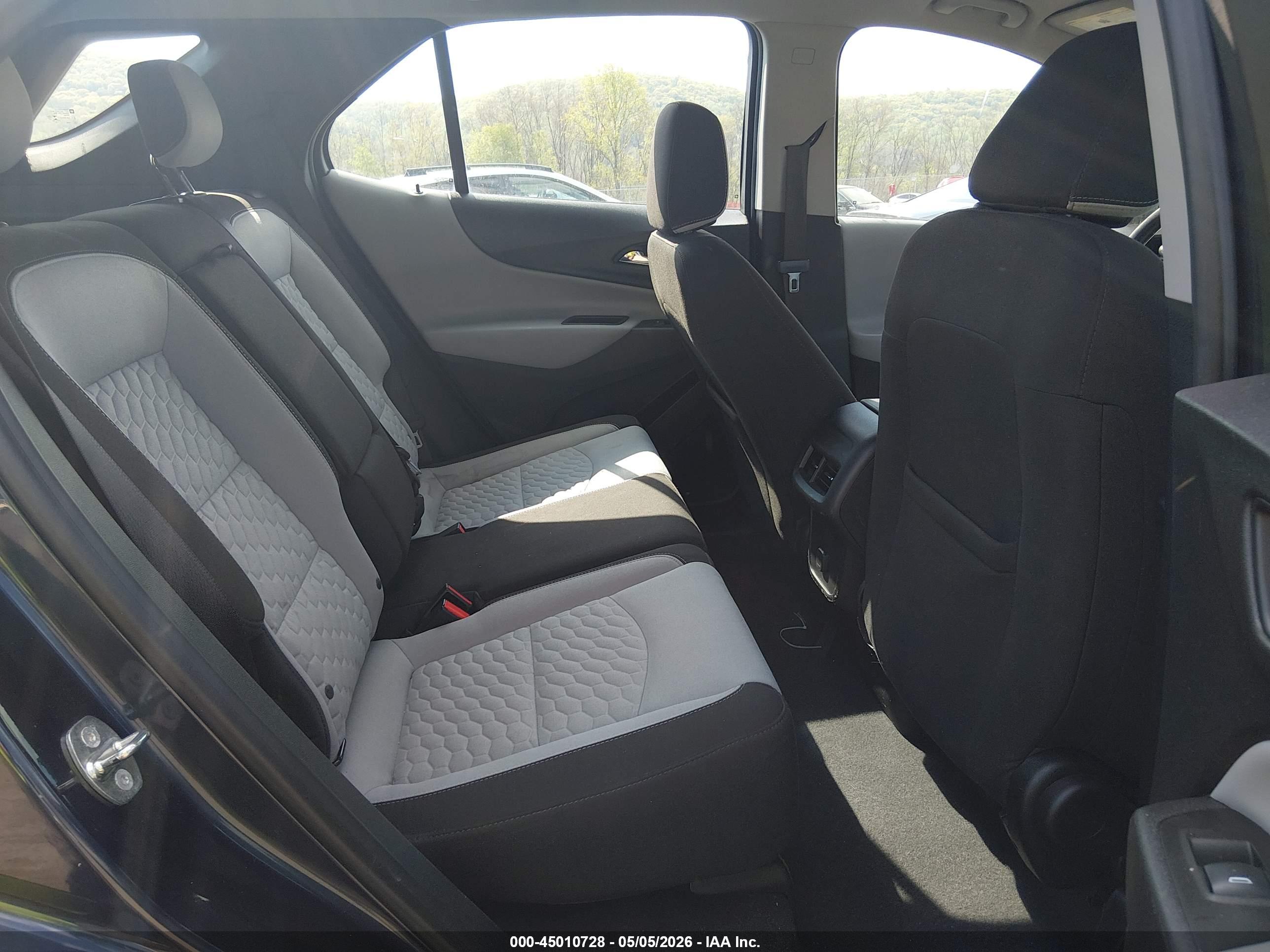CHEVROLET EQUINOX image 8