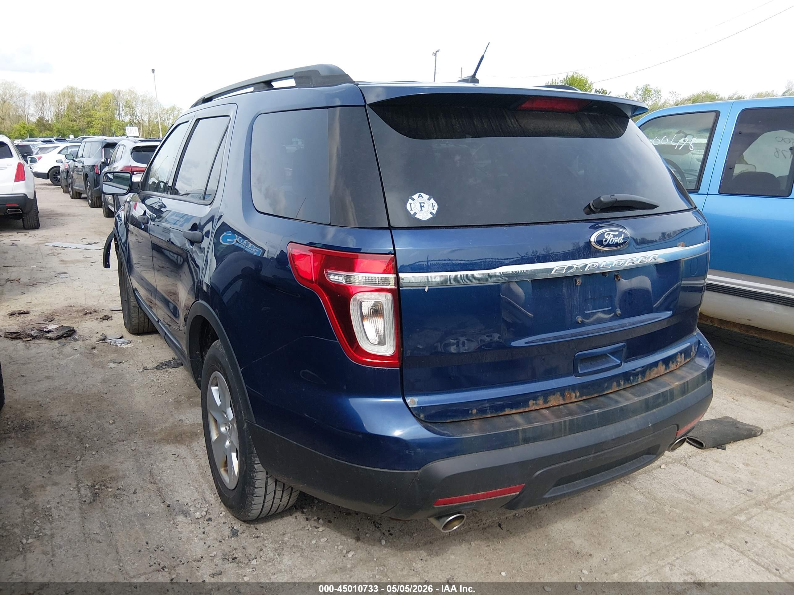 FORD EXPLORER image 3