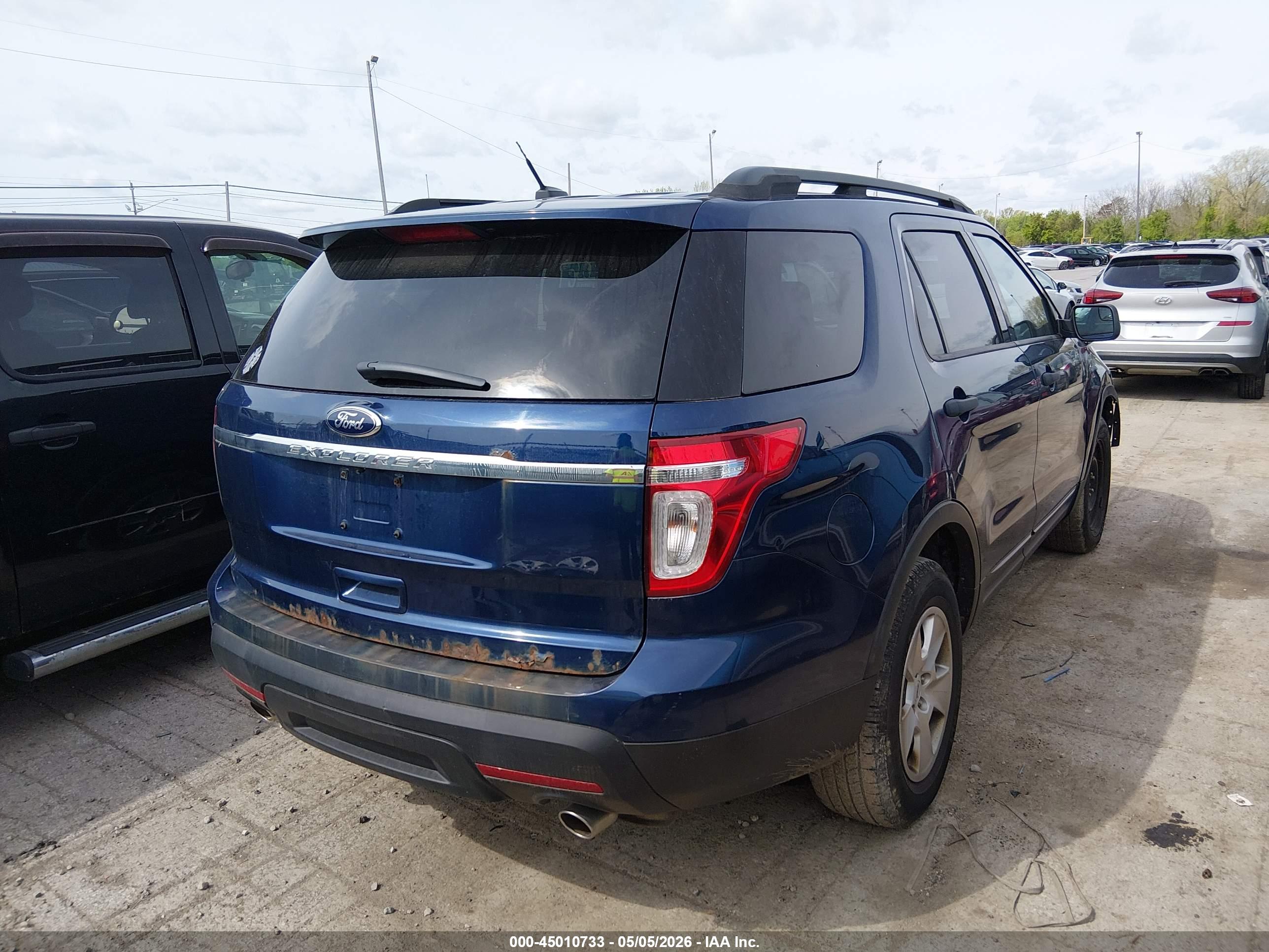 FORD EXPLORER image 4
