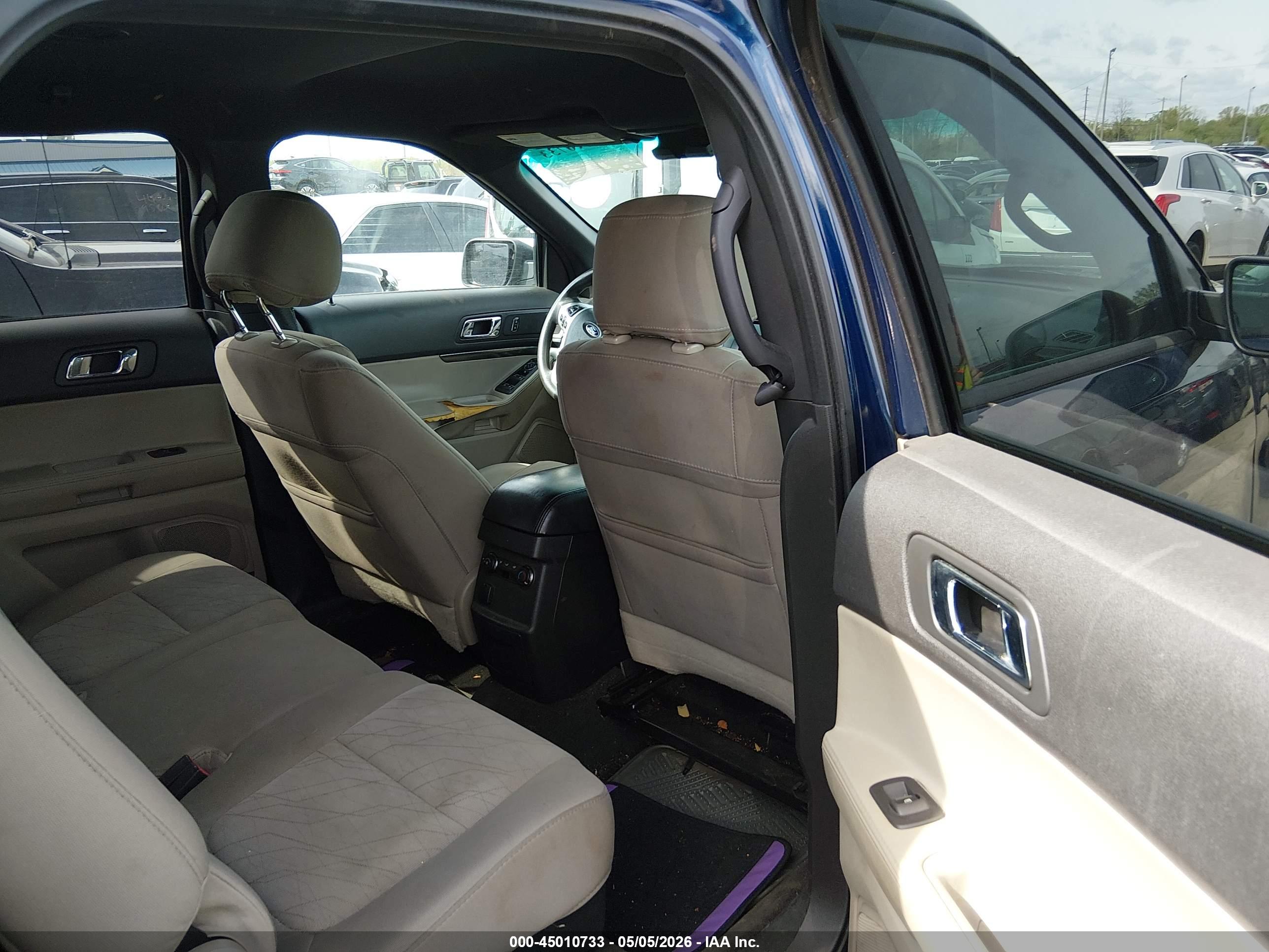 FORD EXPLORER image 8