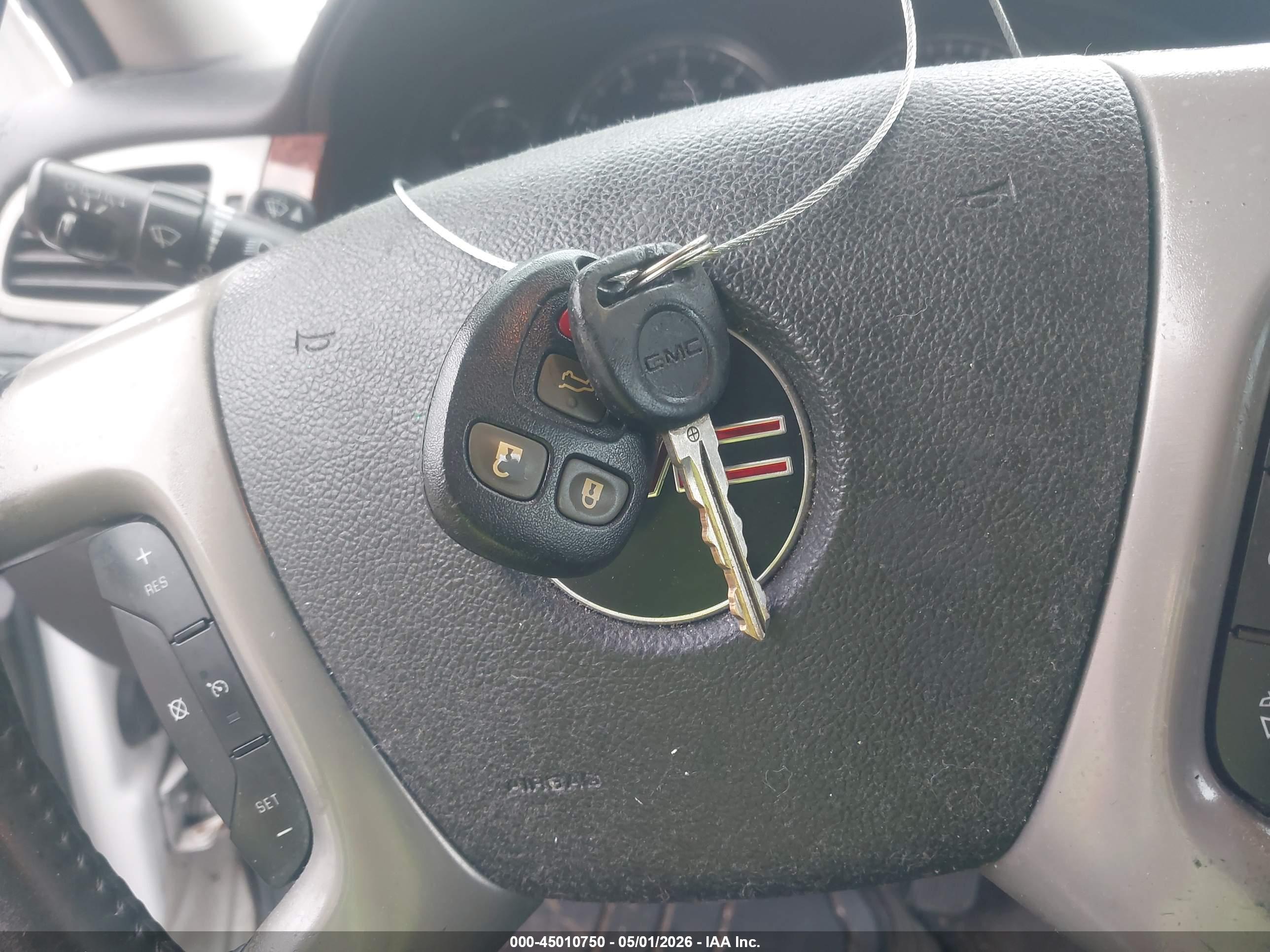 GMC YUKON image 11