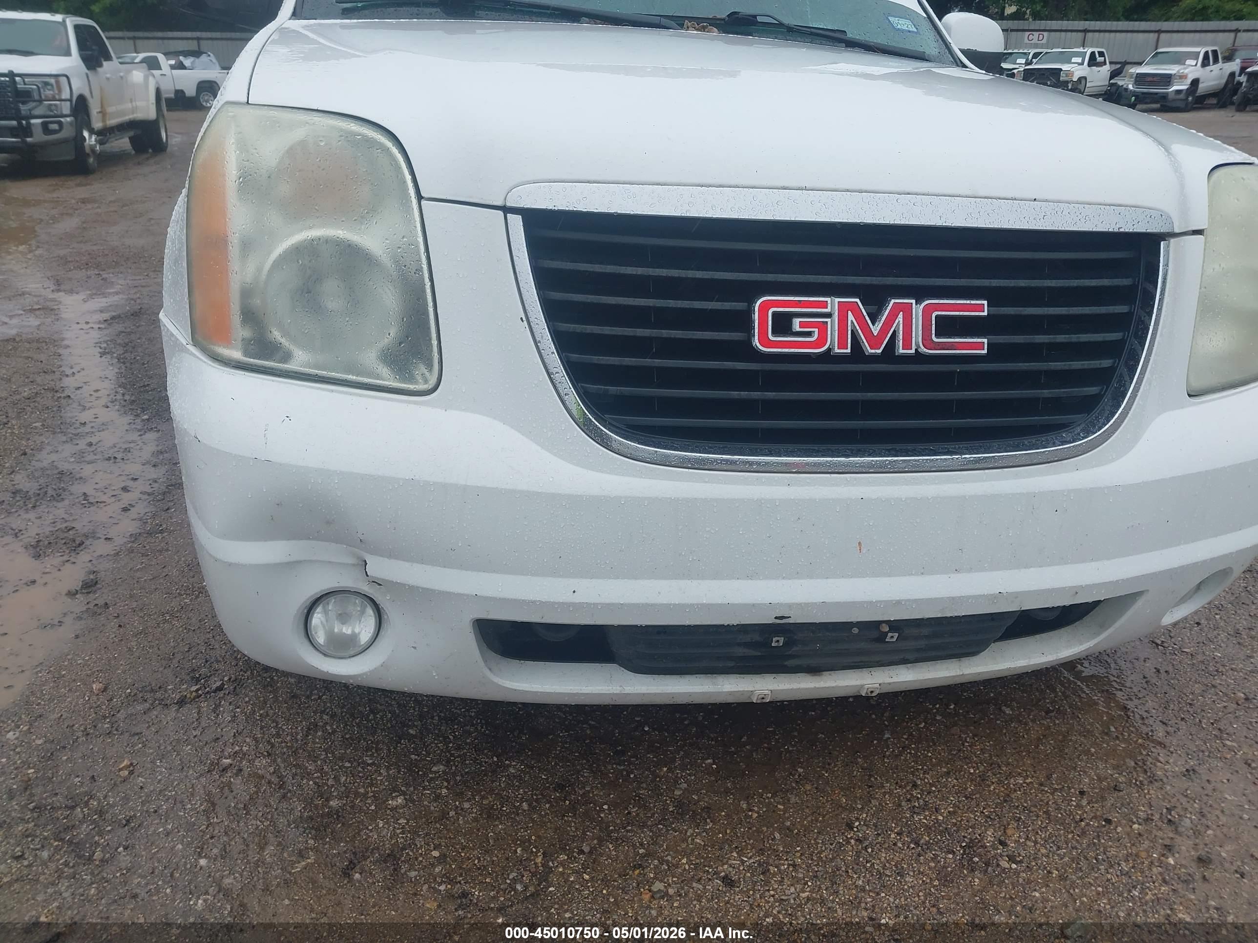 GMC YUKON image 6